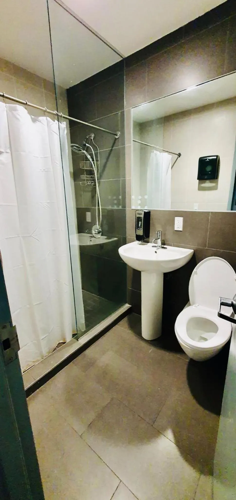 Bathroom in Jazz on Columbus Circle Hostel