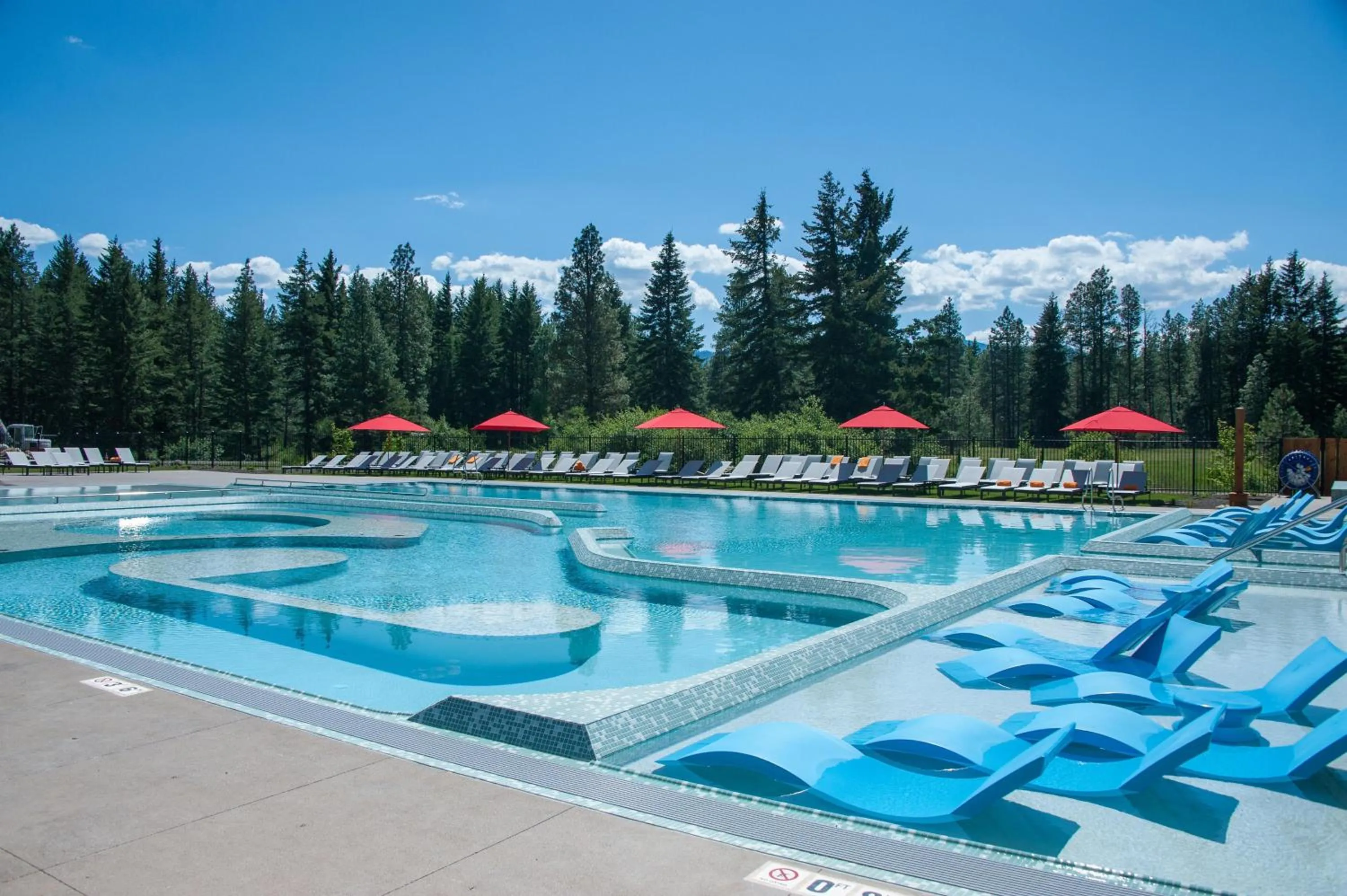 Swimming pool in Suncadia Resort