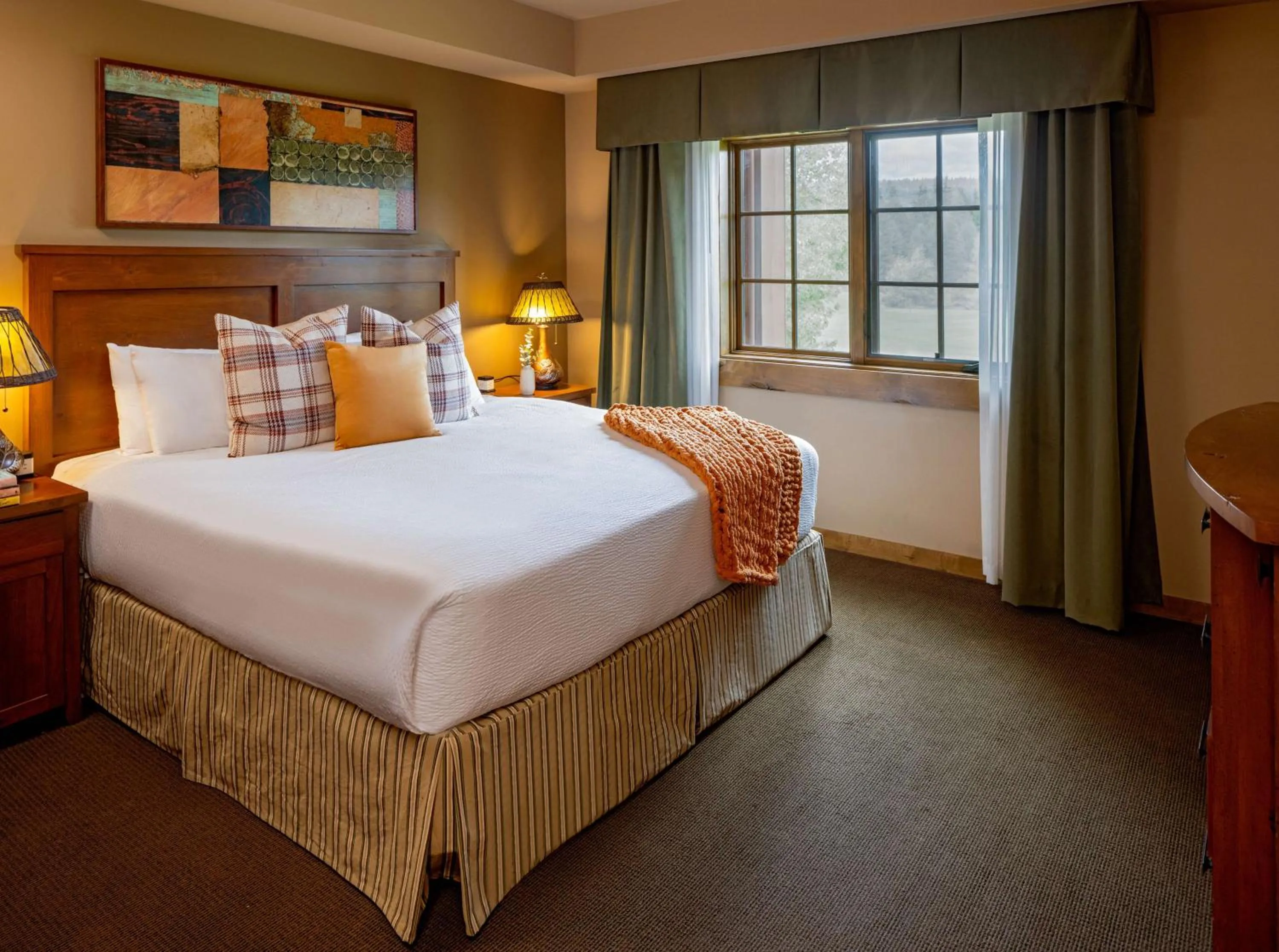 Bedroom, Bed in Suncadia Resort