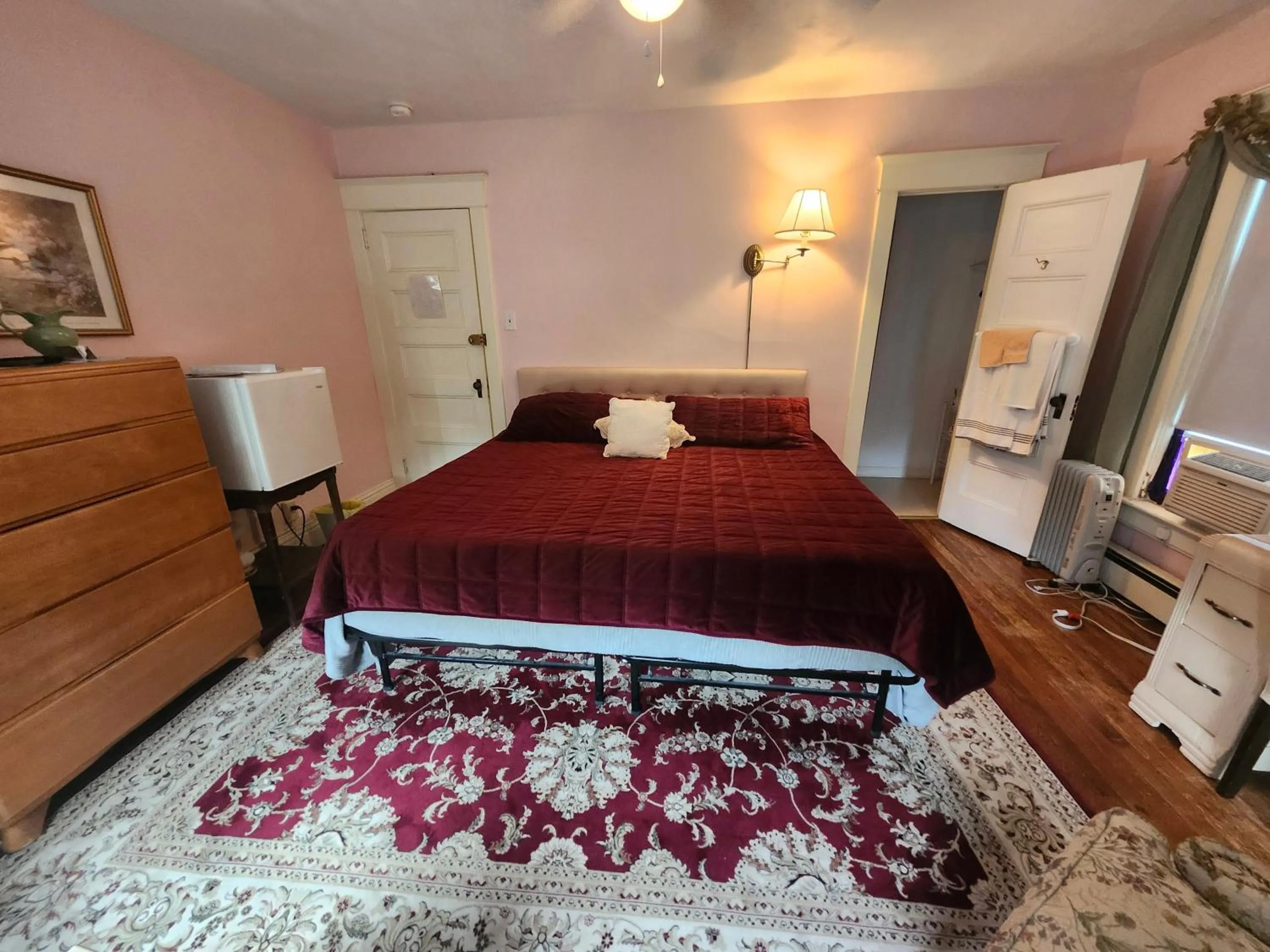 Bed in The White Birch Inn