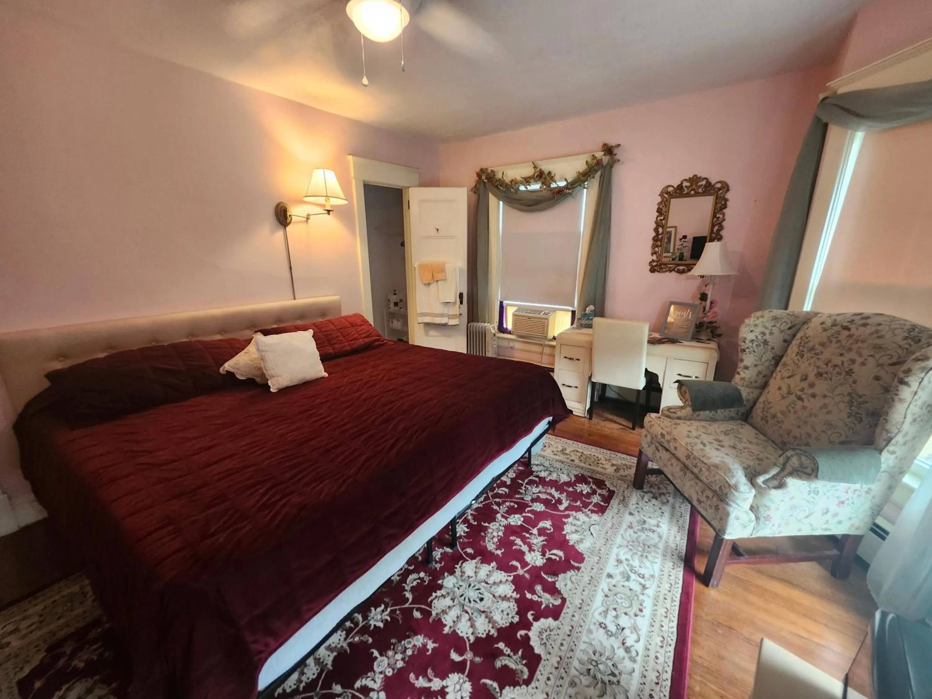 Bed in The White Birch Inn