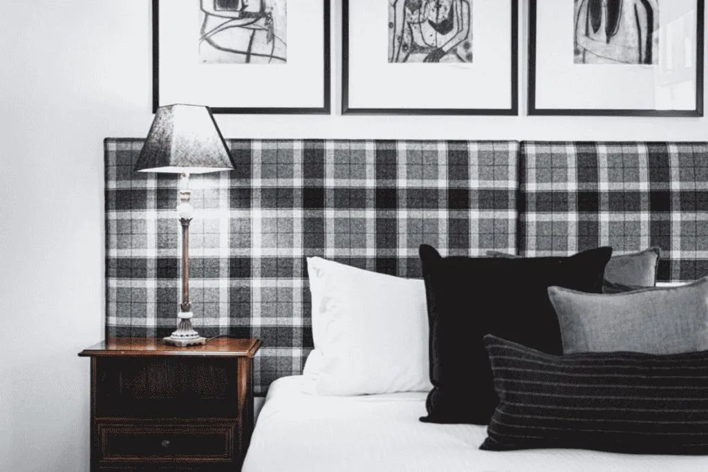 Bed in Hotel Bellinzona Daylesford