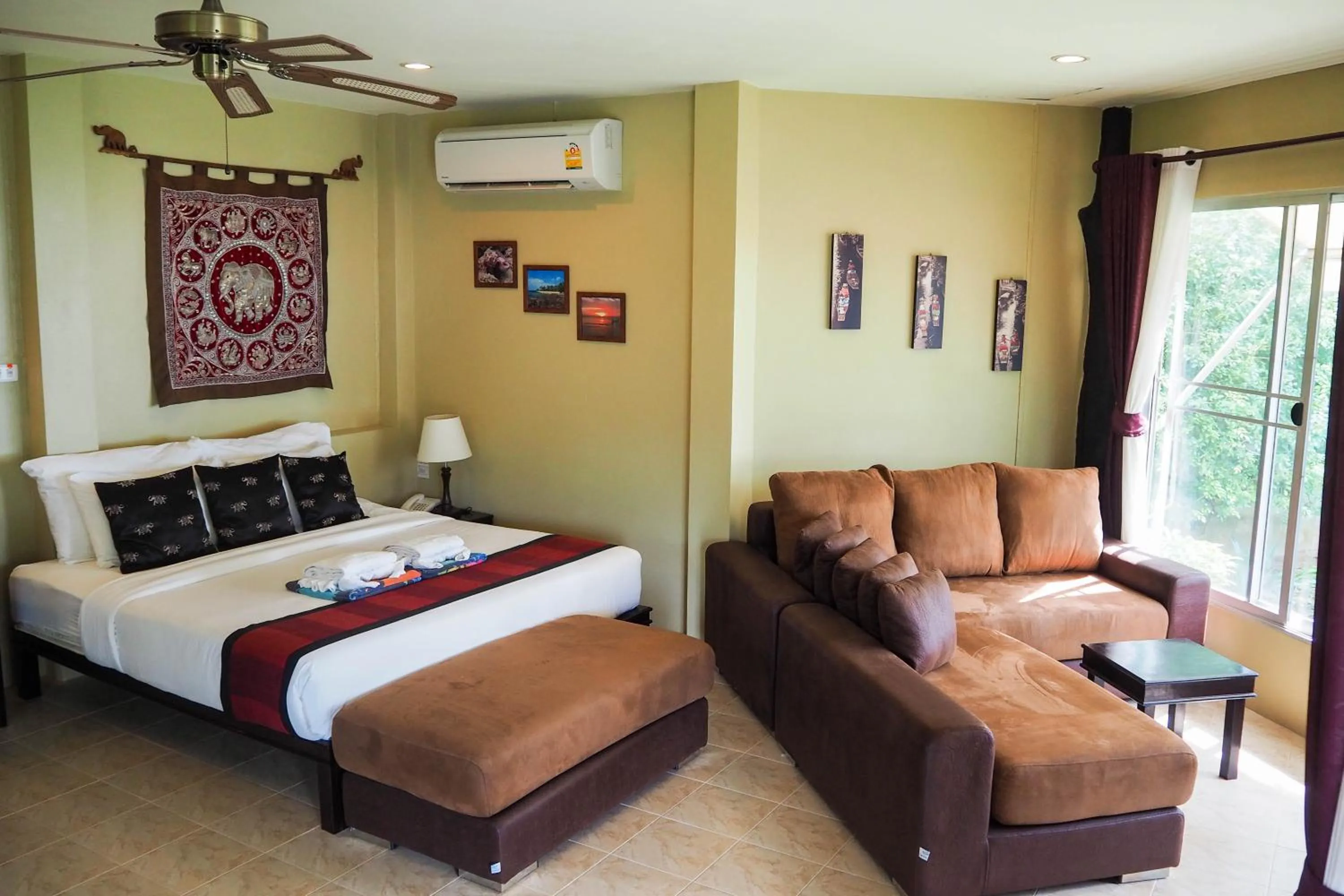 Seating area, Bed in Lanta Castaway Beach Resort