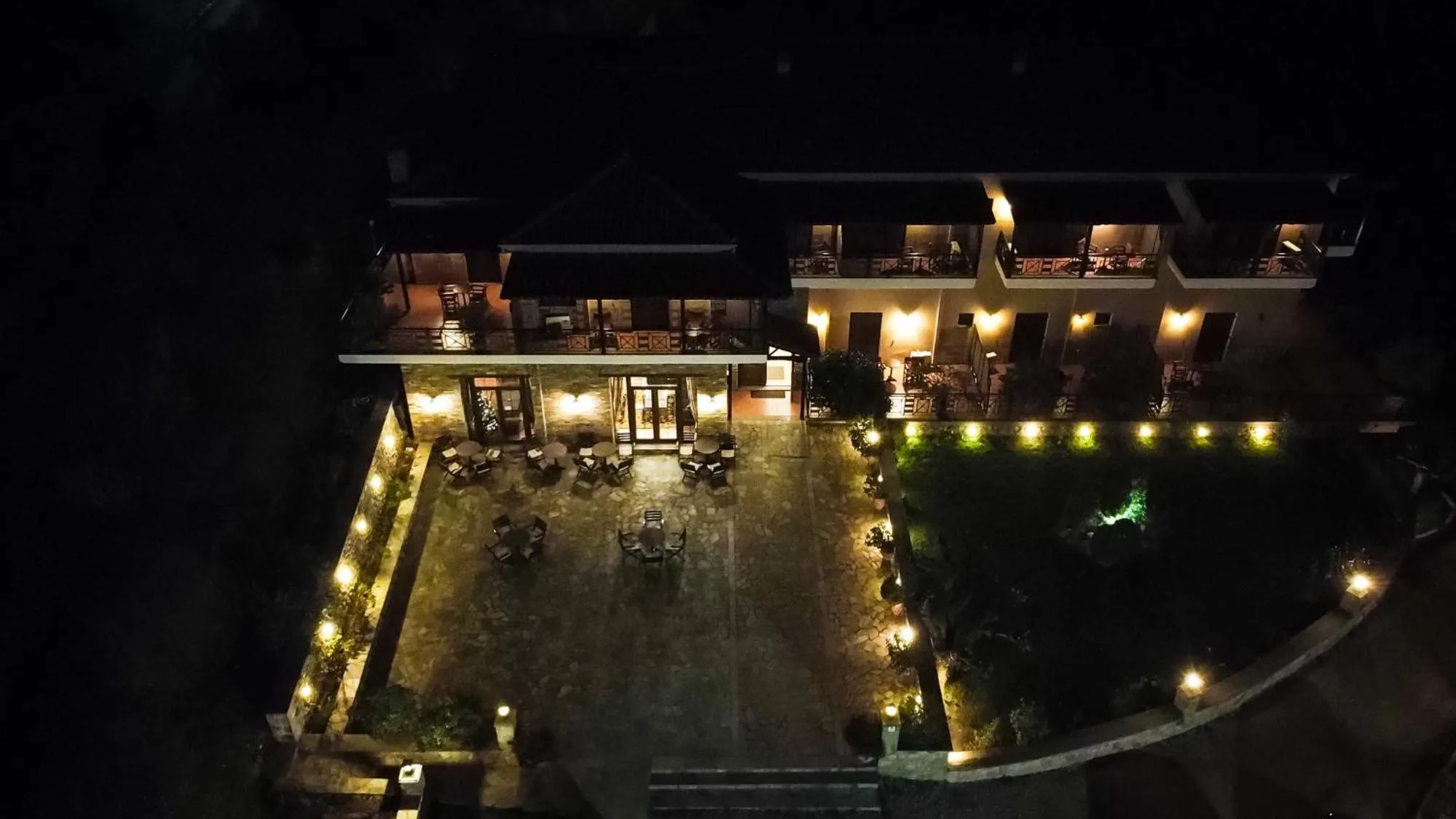 Property building in Dellas Boutique Hotel