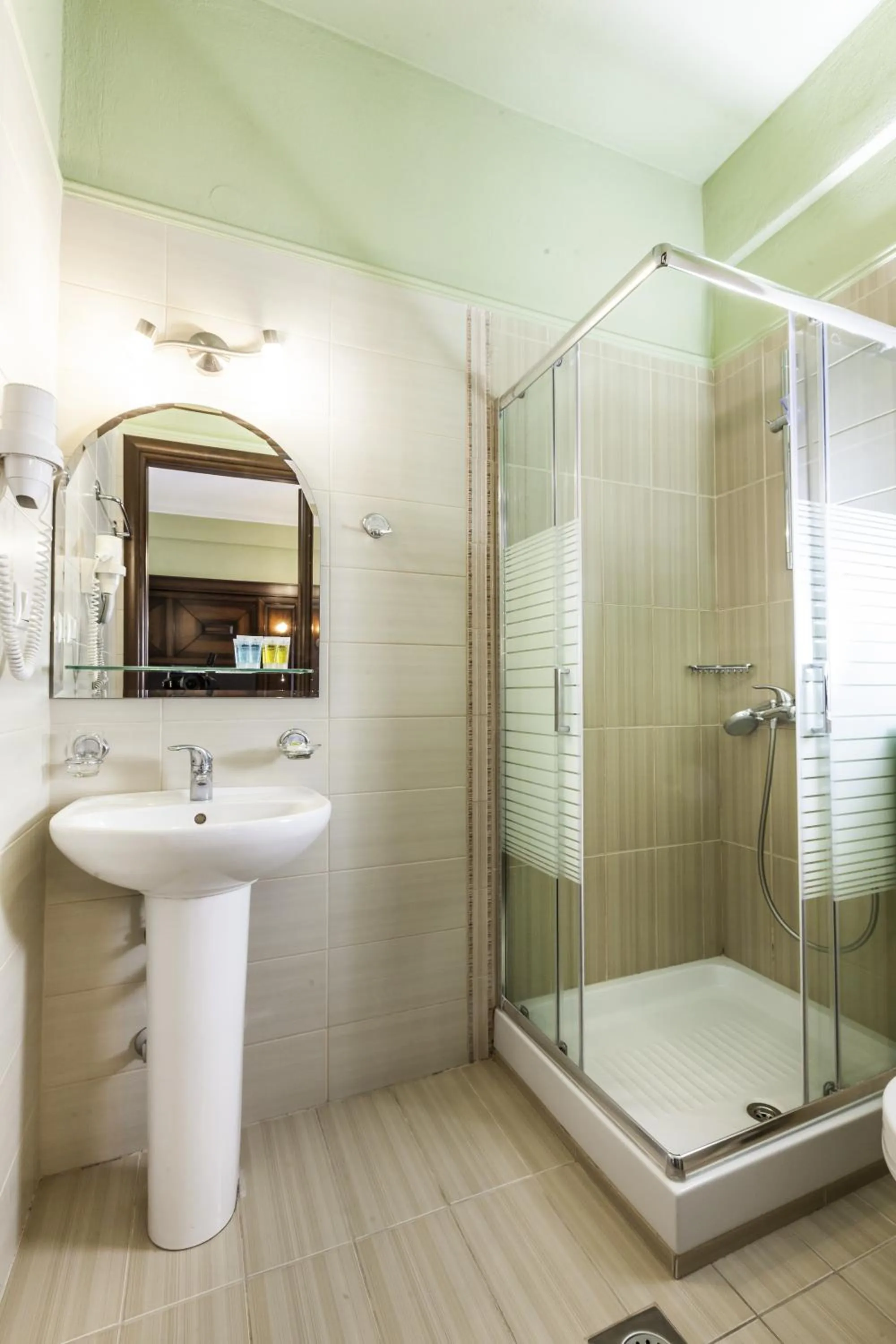 Bathroom in Dellas Boutique Hotel