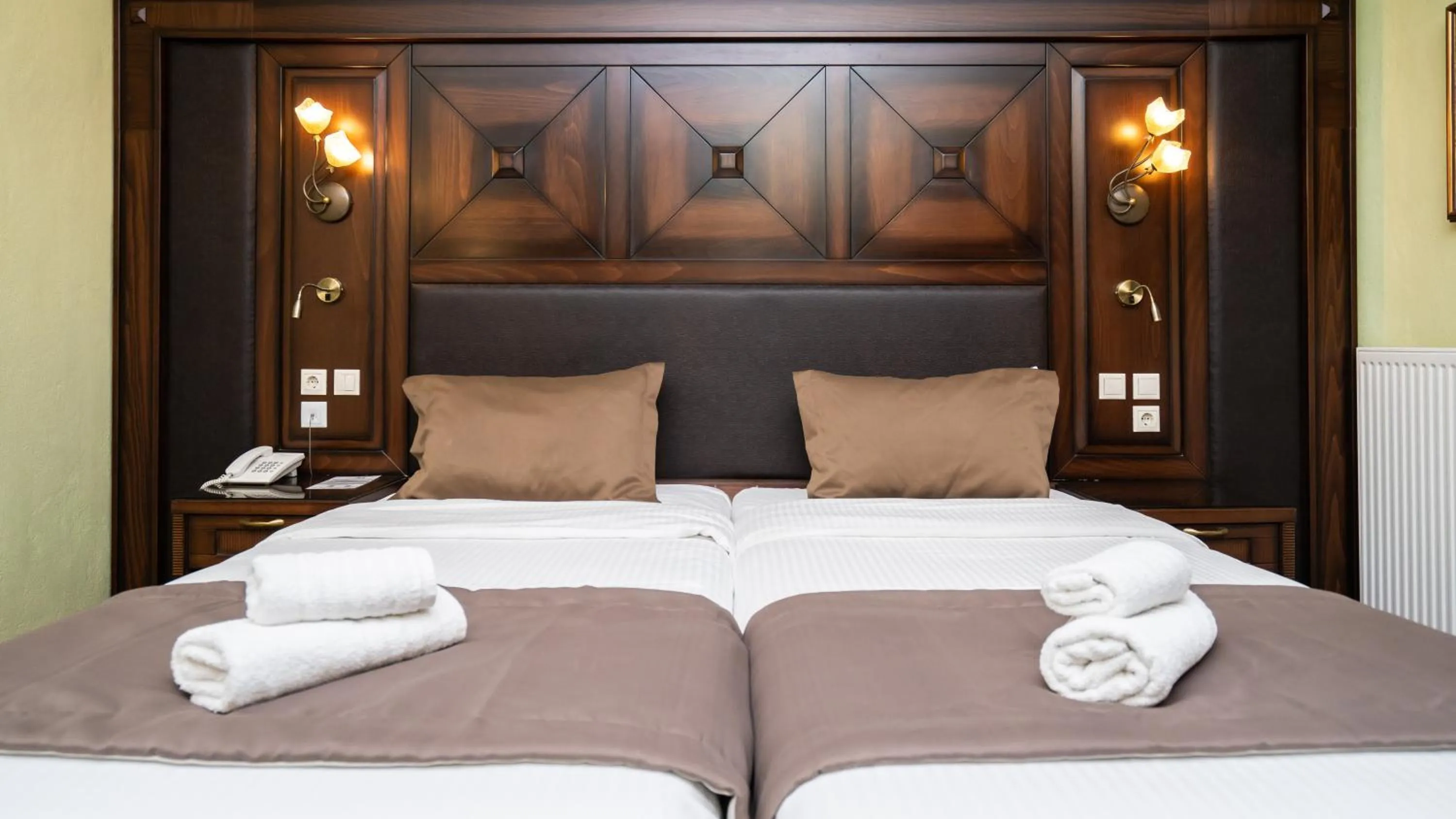 Bedroom, Bed in Dellas Boutique Hotel