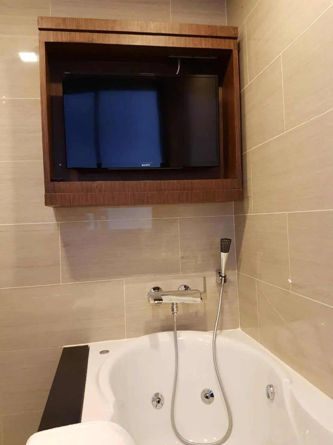 Shower in Syama Suite Sukhumvit 20