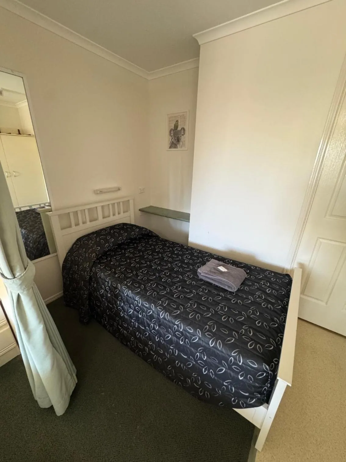 Bed in Warrego Motel