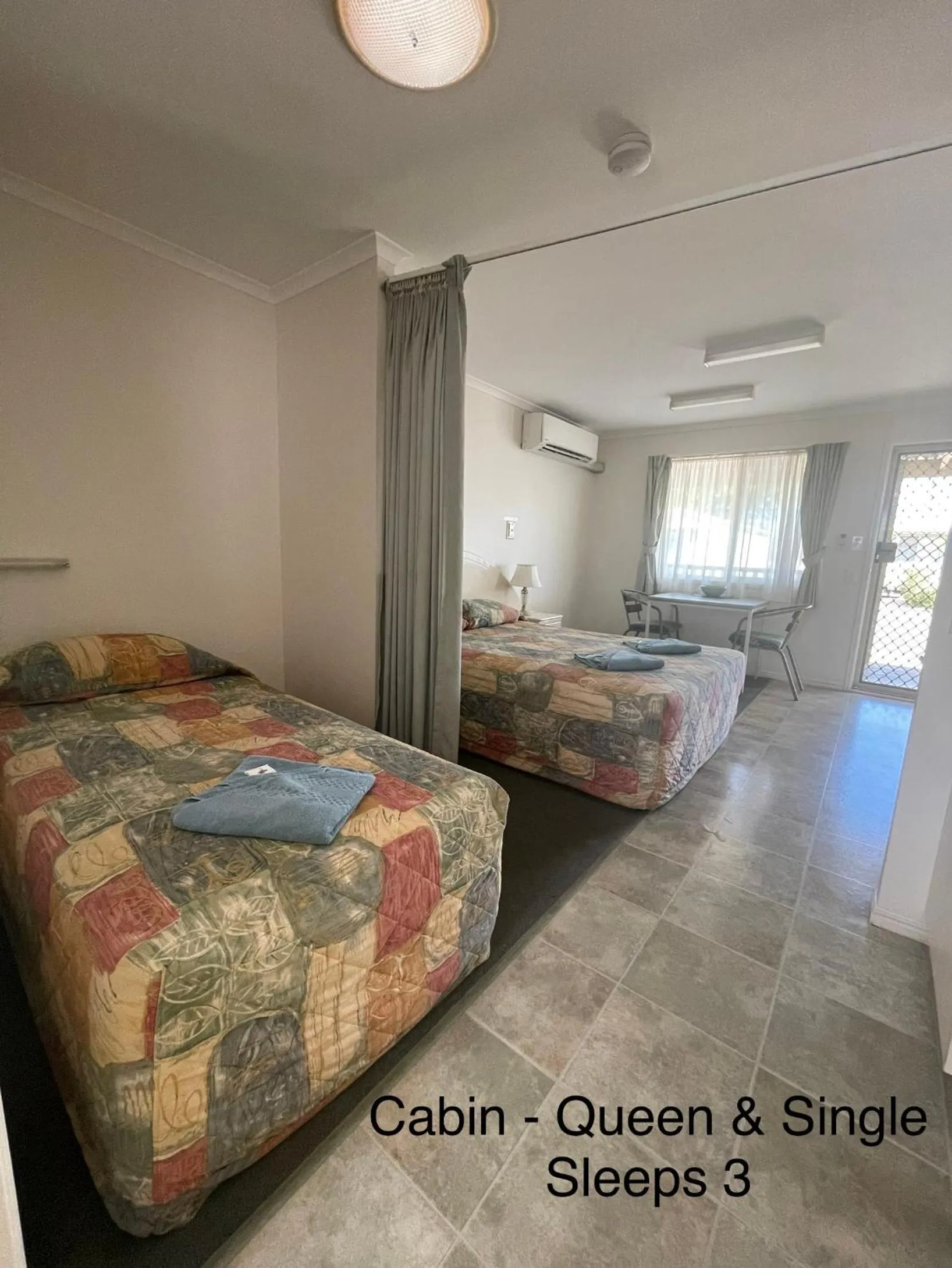 Large Twin Room in Warrego Motel