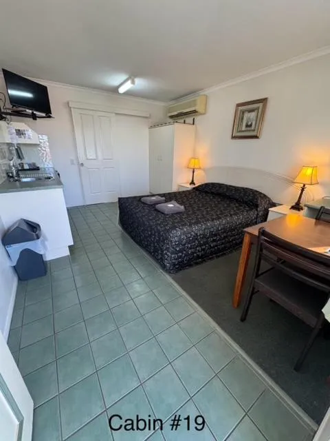 Bed in Warrego Motel