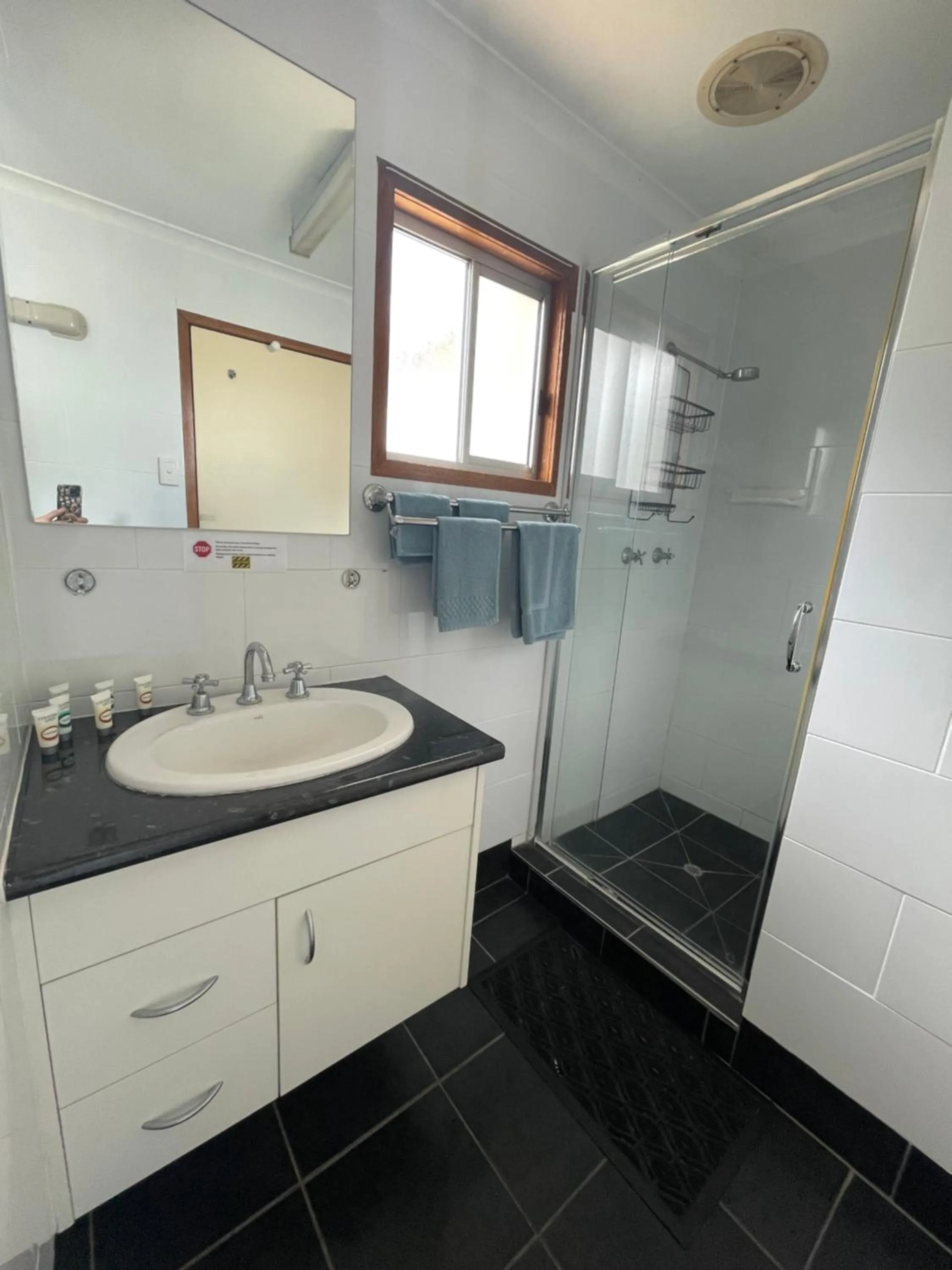 Shower in Warrego Motel