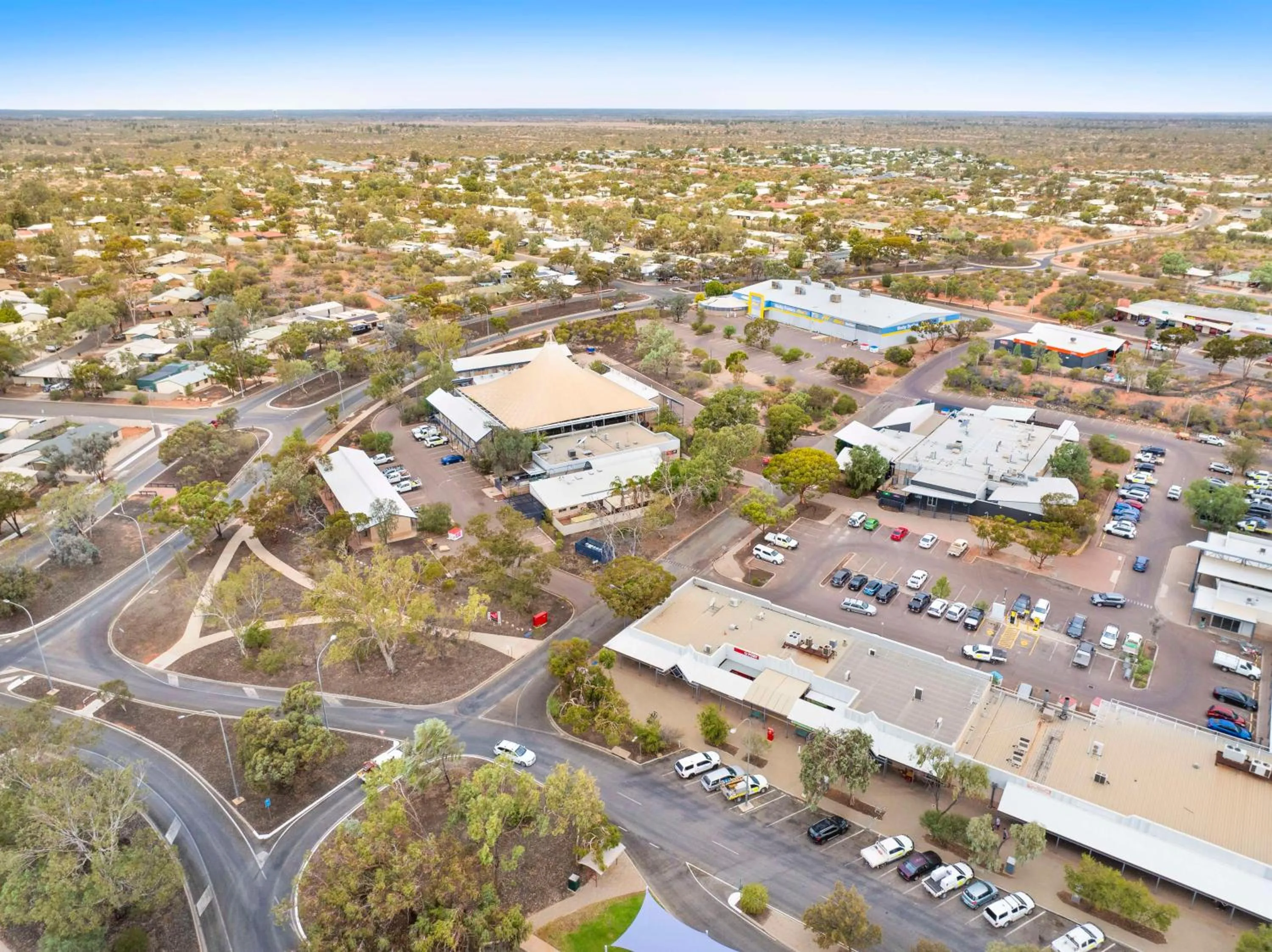 Property building in Roxby Downs Motor Inn