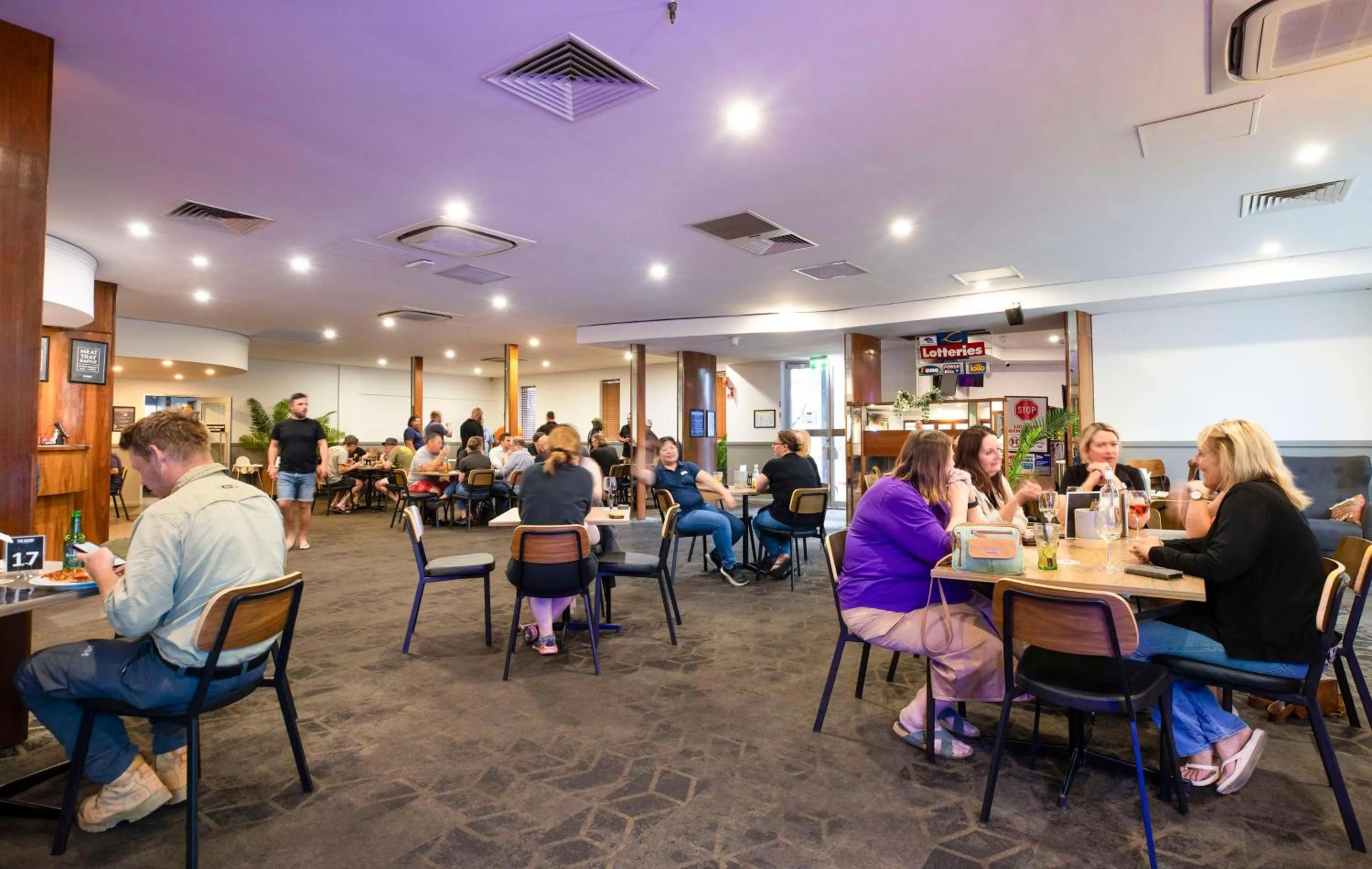 Restaurant/places to eat in Roxby Downs Motor Inn