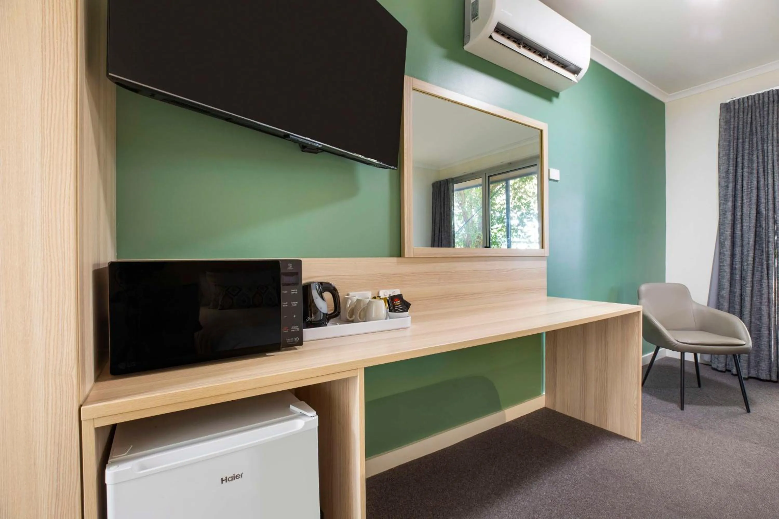 Bedroom in Roxby Downs Motor Inn