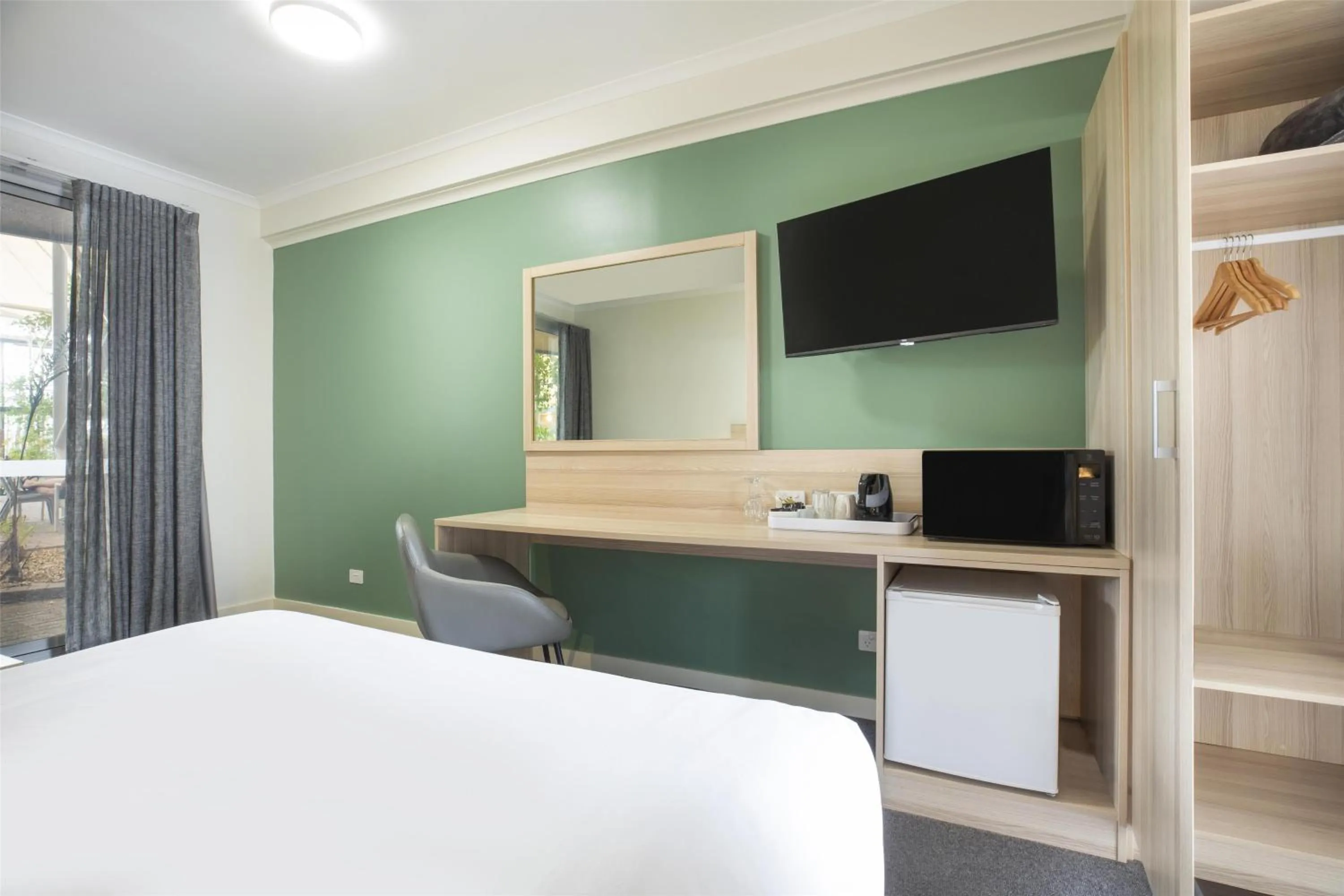 Bedroom, Bed in Nightcap at Roxby Downs