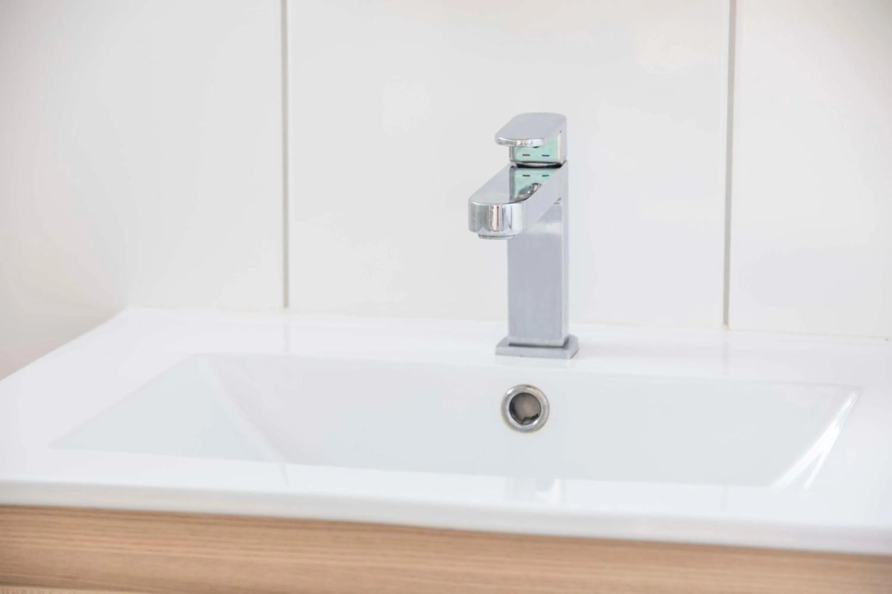 Bathroom in Roxby Downs Motor Inn