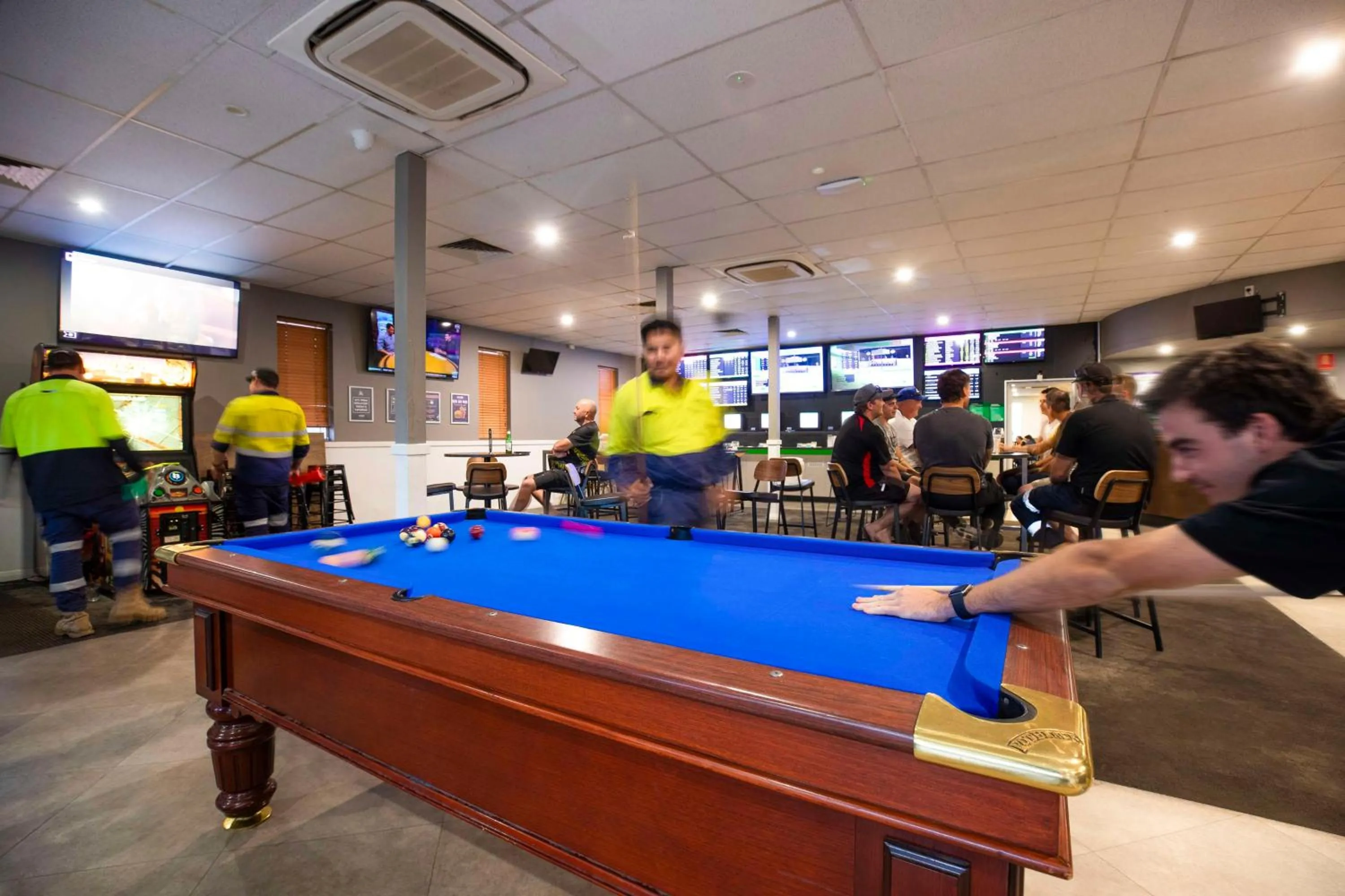 Lounge or bar in Roxby Downs Motor Inn
