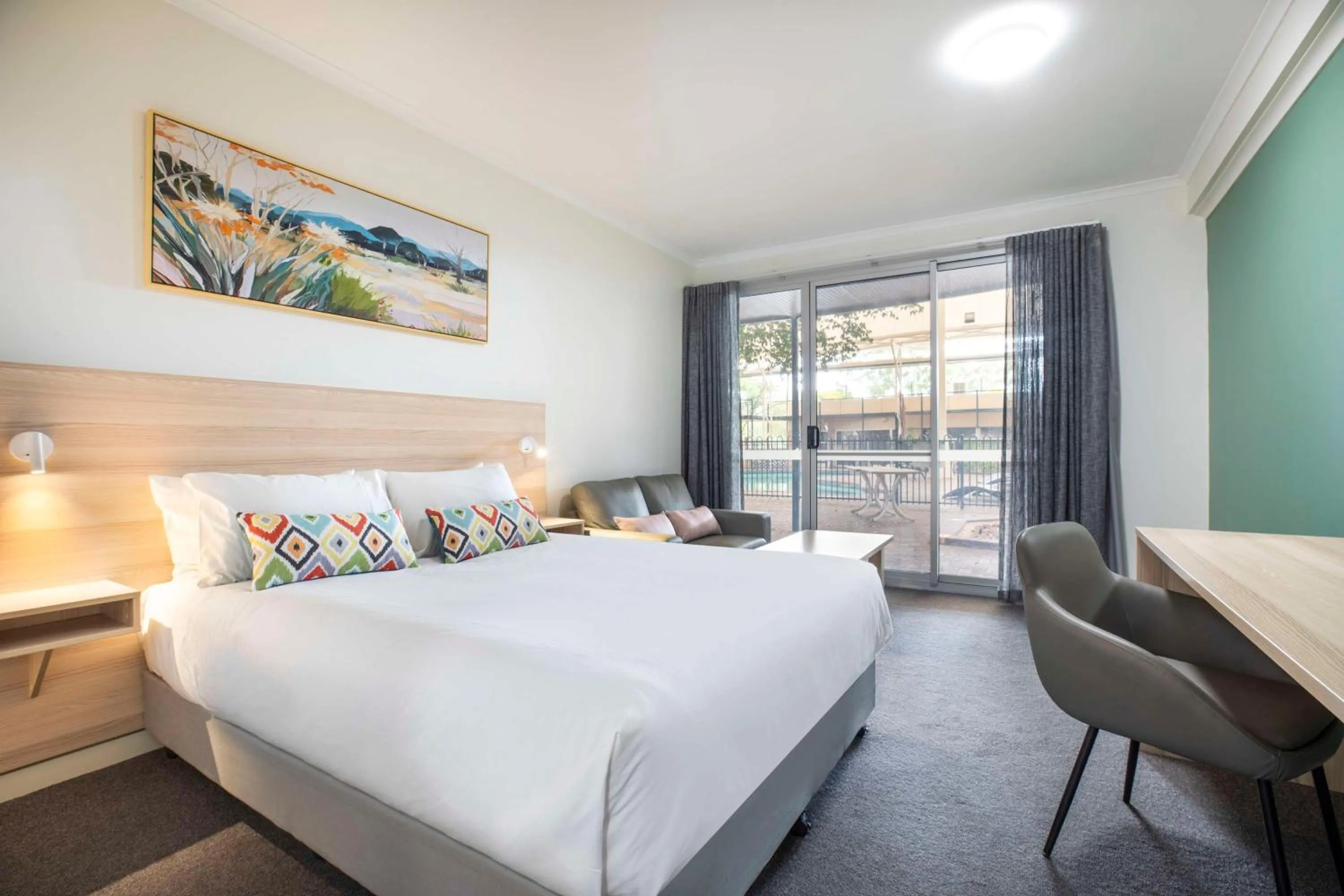 Bedroom, Bed in Roxby Downs Motor Inn