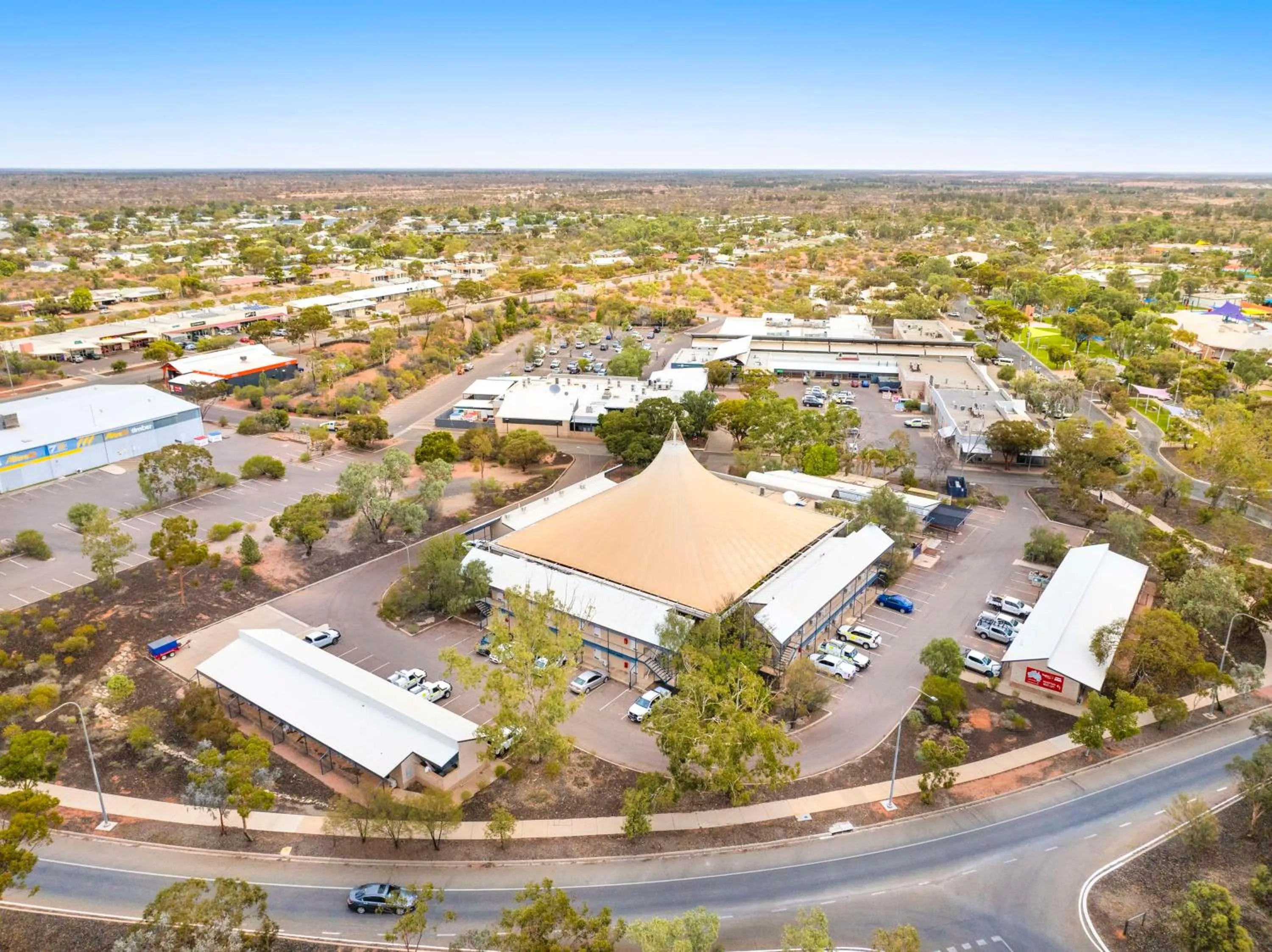 Property building in Roxby Downs Motor Inn