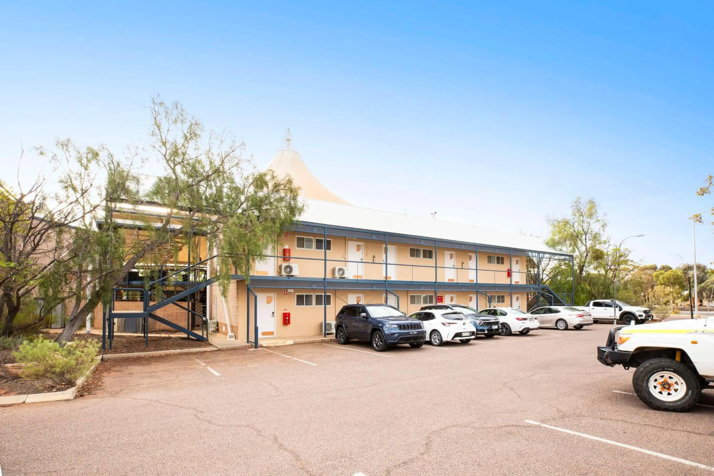 Property building in Roxby Downs Motor Inn
