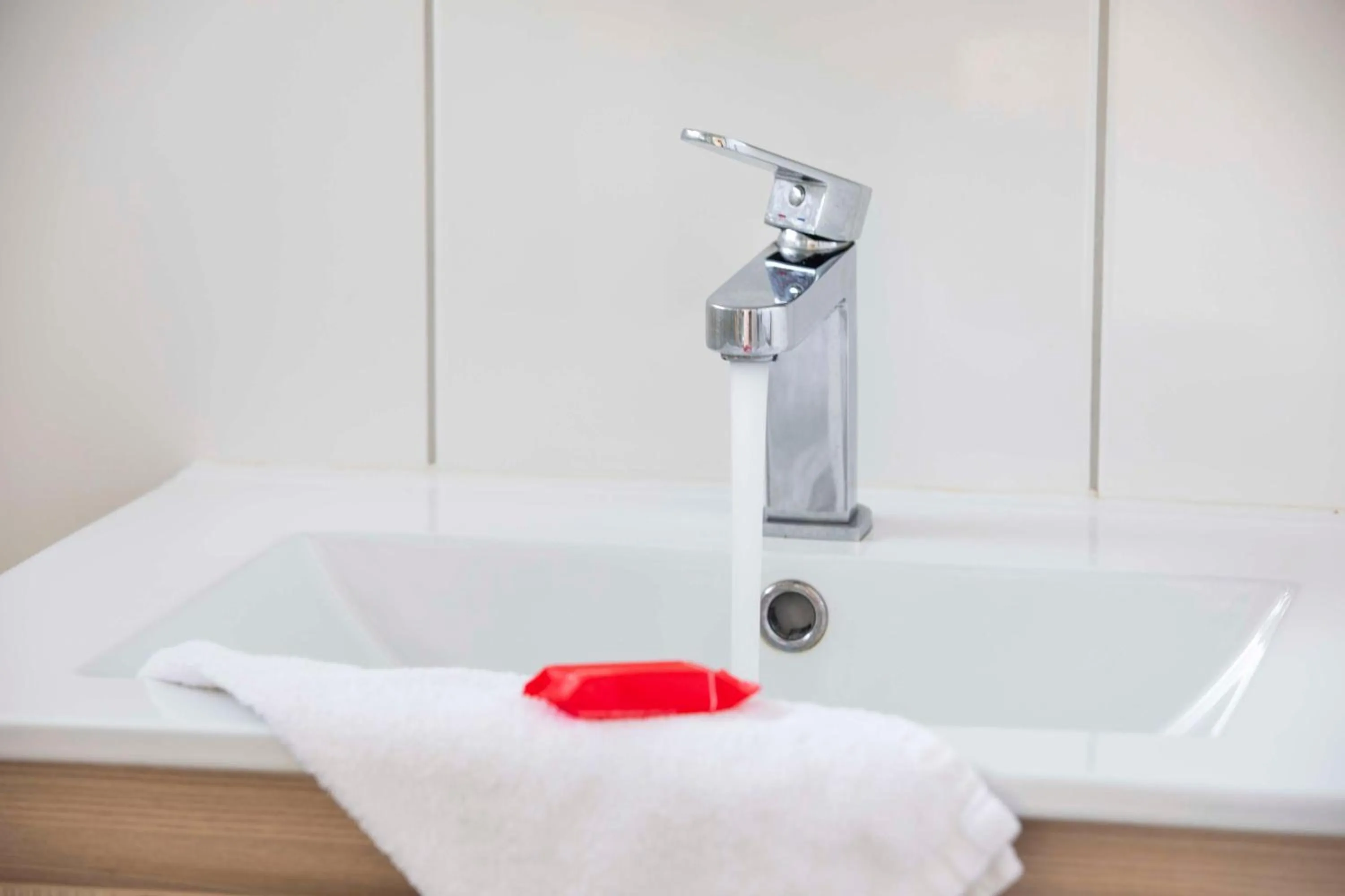 Bathroom in Roxby Downs Motor Inn