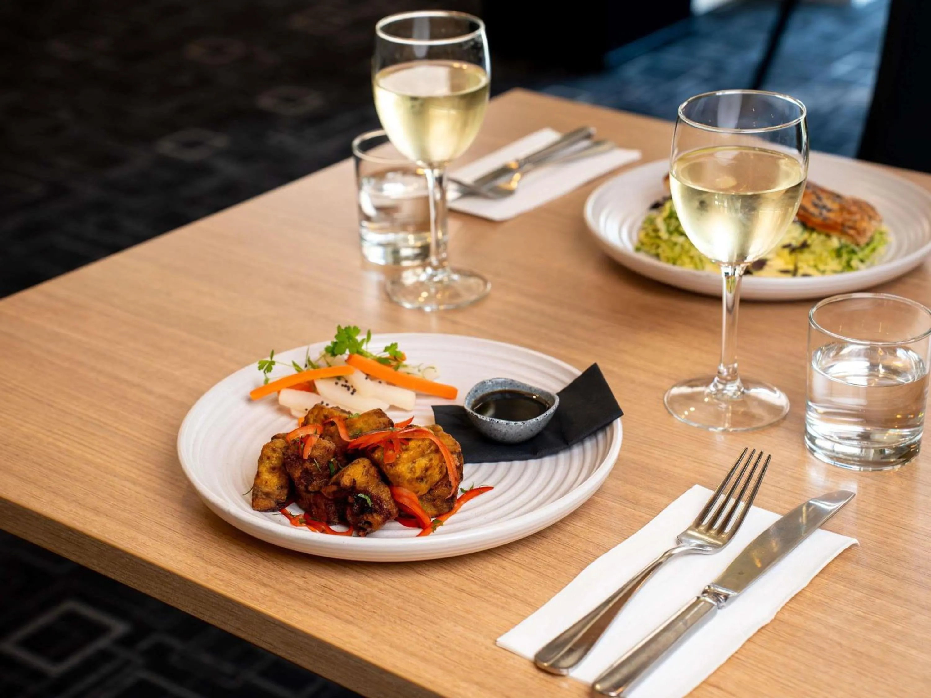 Restaurant/places to eat in Mercure Newcastle Airport