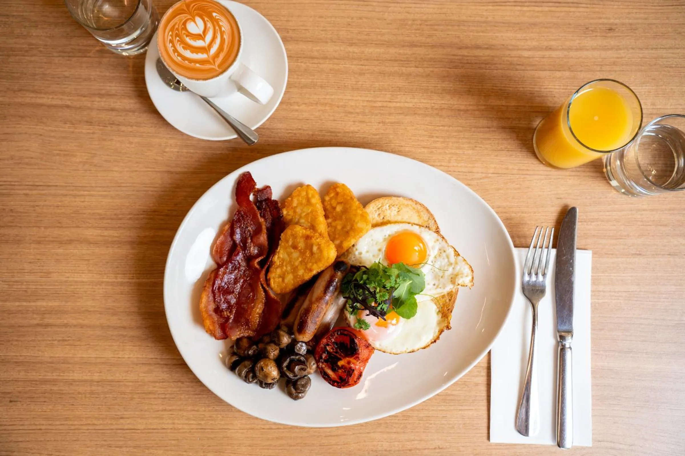 Restaurant/places to eat in Mercure Newcastle Airport