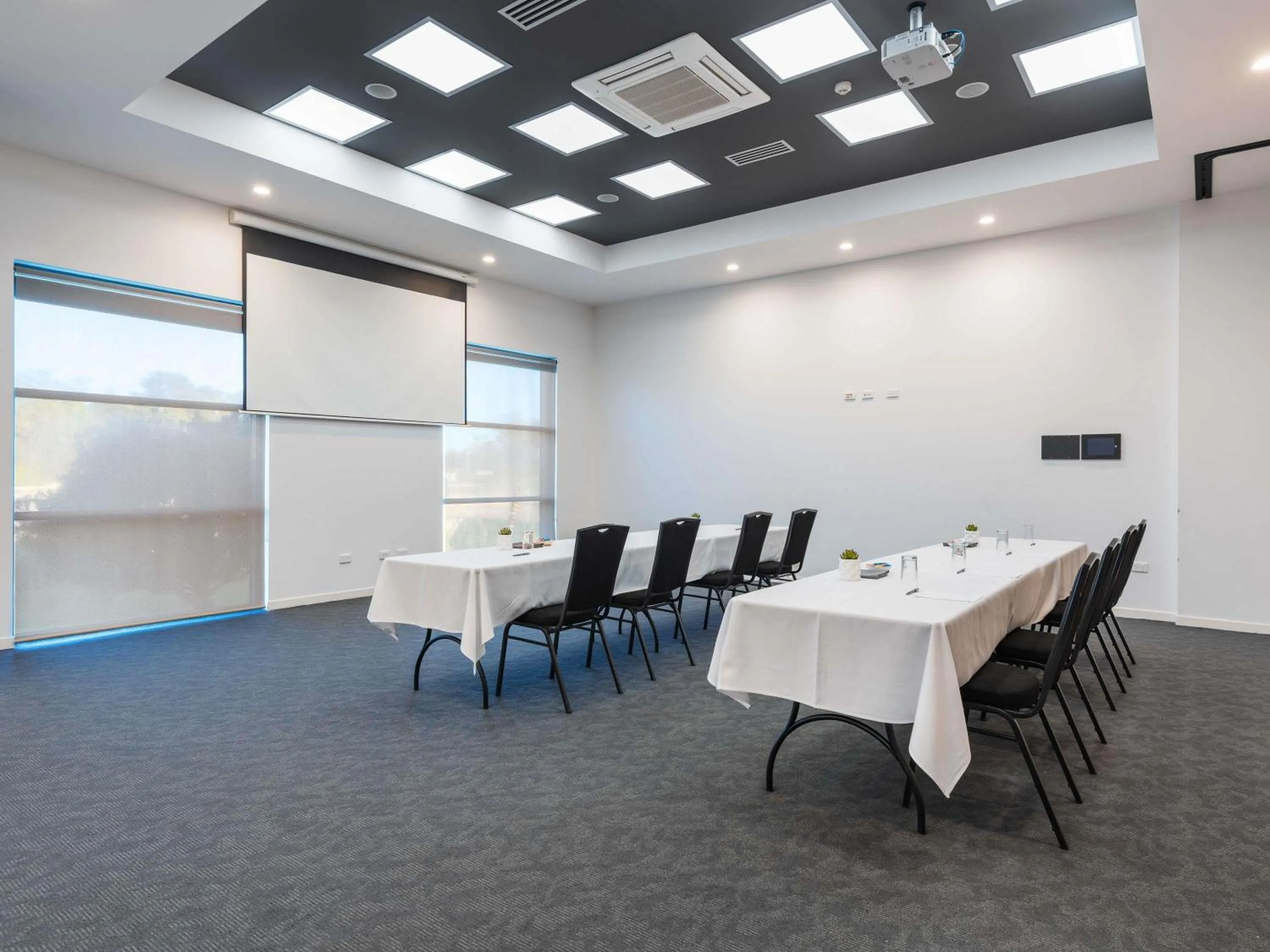 Meeting/conference room in Mercure Newcastle Airport