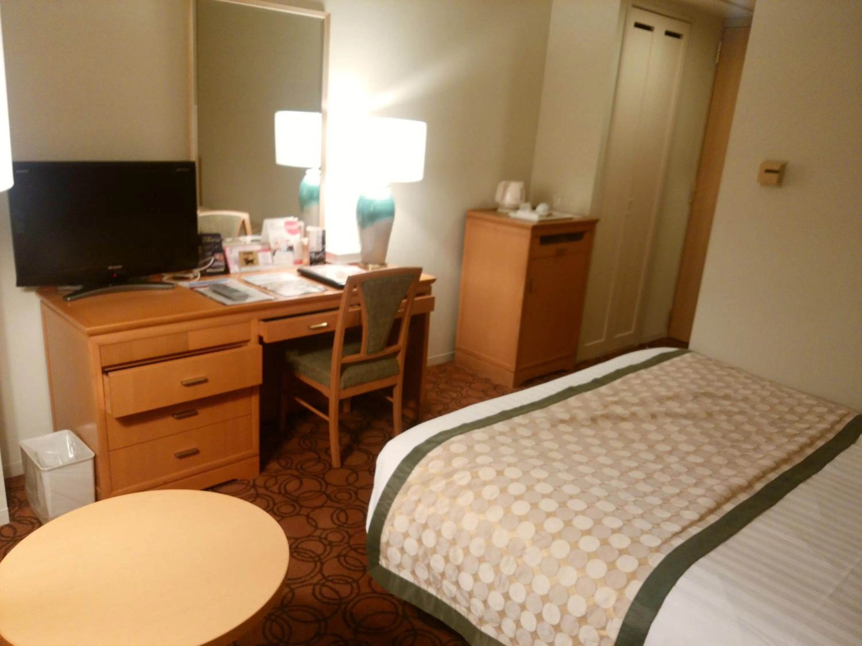 Bed in JR Hotel Clement Tokushima