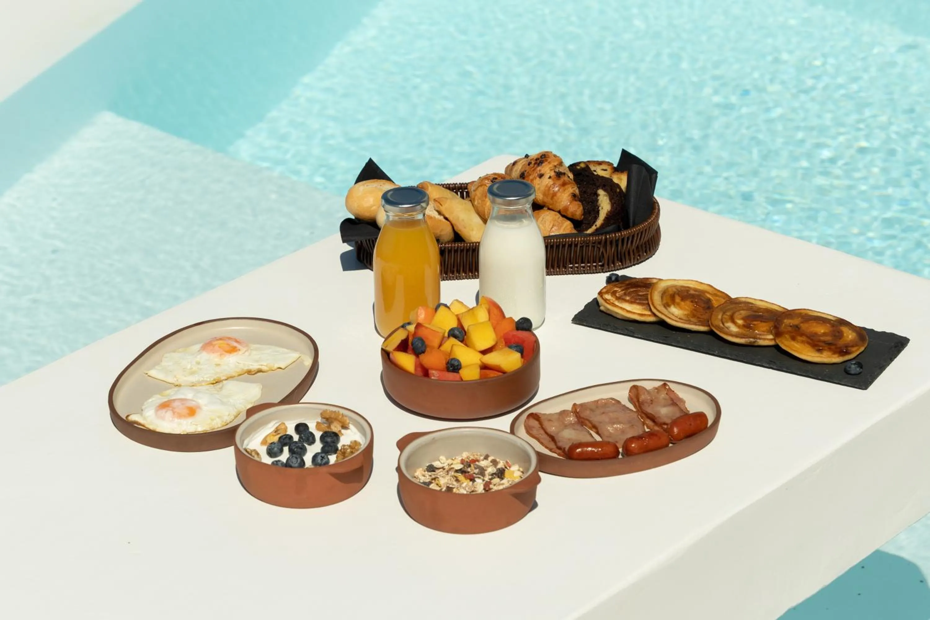 Food and drinks in Black Diamond Suites