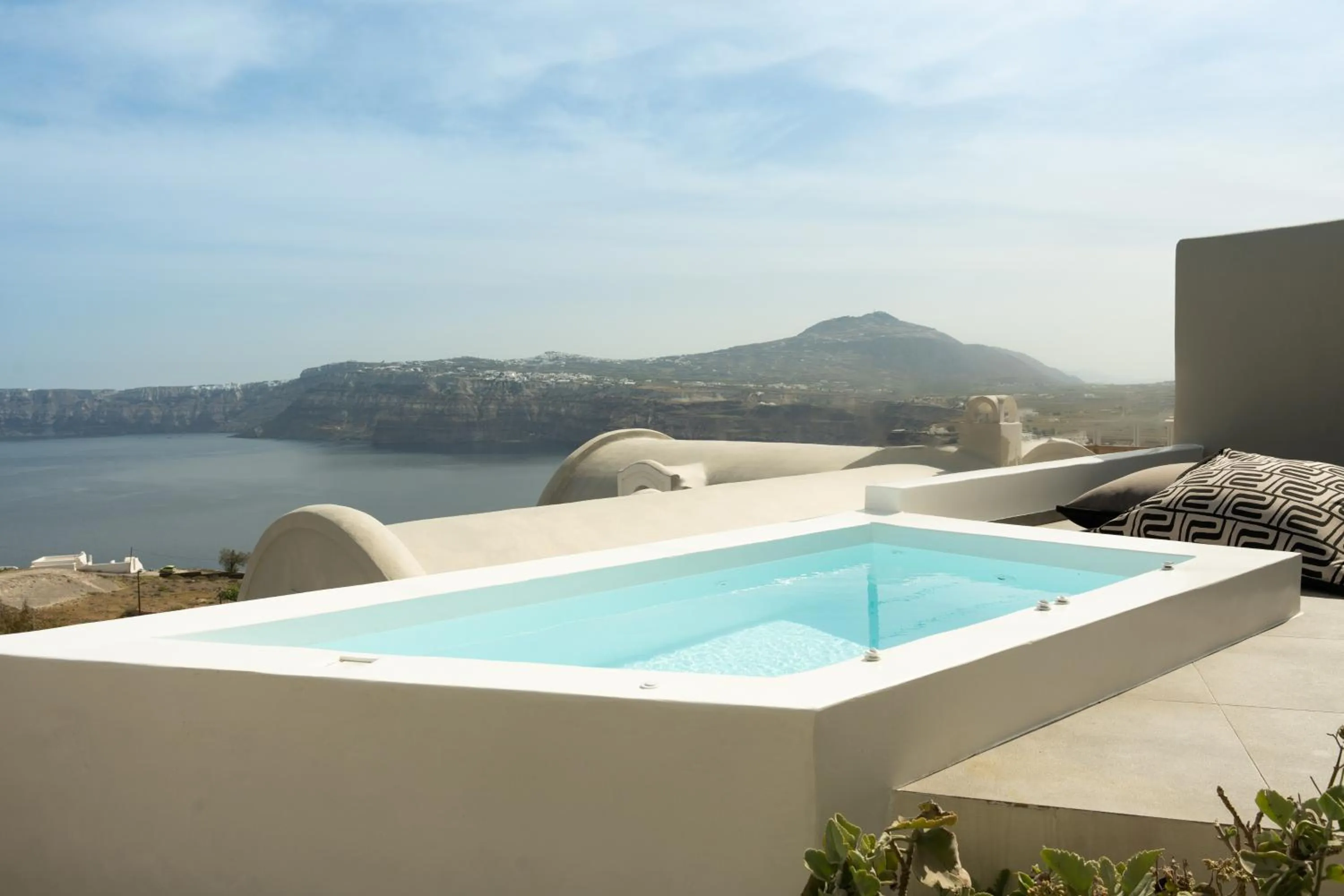 Deluxe Suite with Private Plunge Pool and Caldera View in Black Diamond Suites