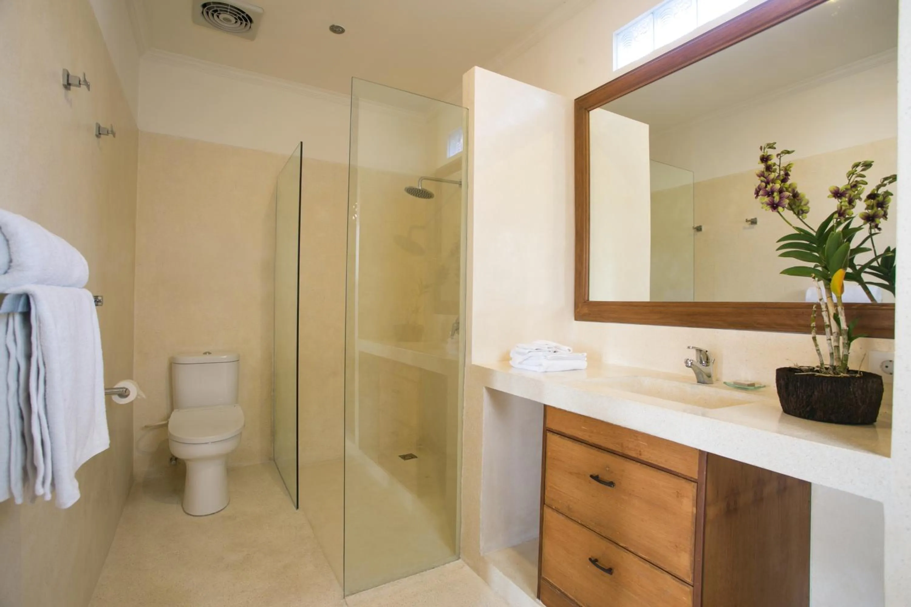 Bathroom in Pesantian Villa and Warung