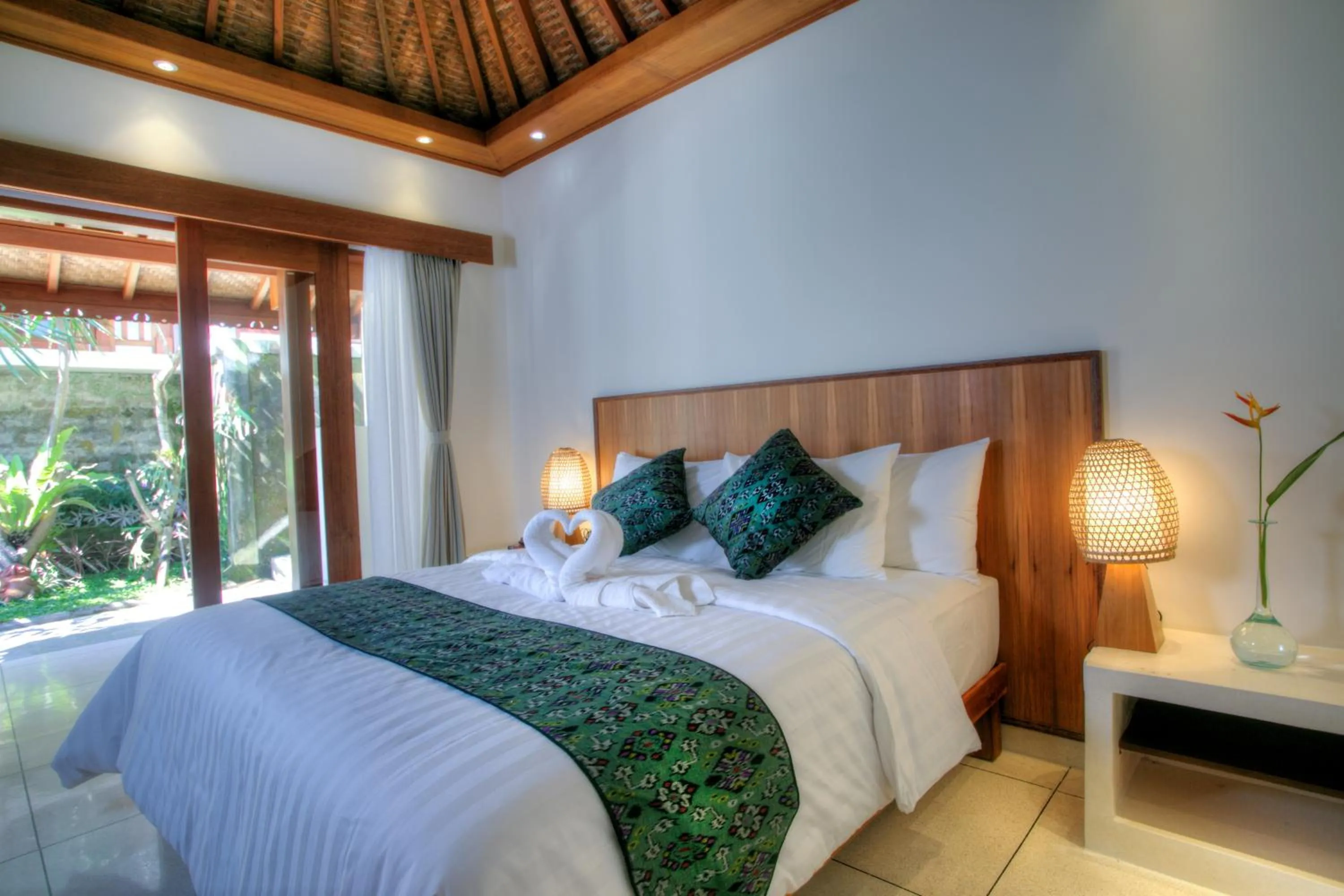 Bedroom, Bed in Pesantian Villa and Warung