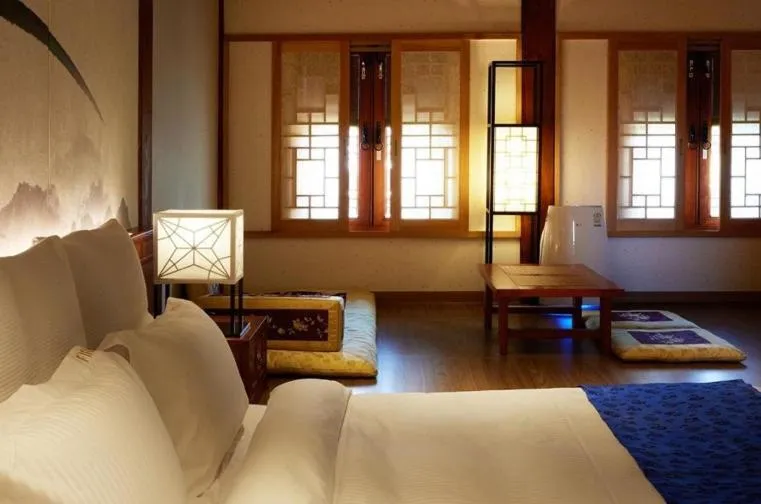 Bedroom, Bed in Gyeongwonjae By Walkerhill