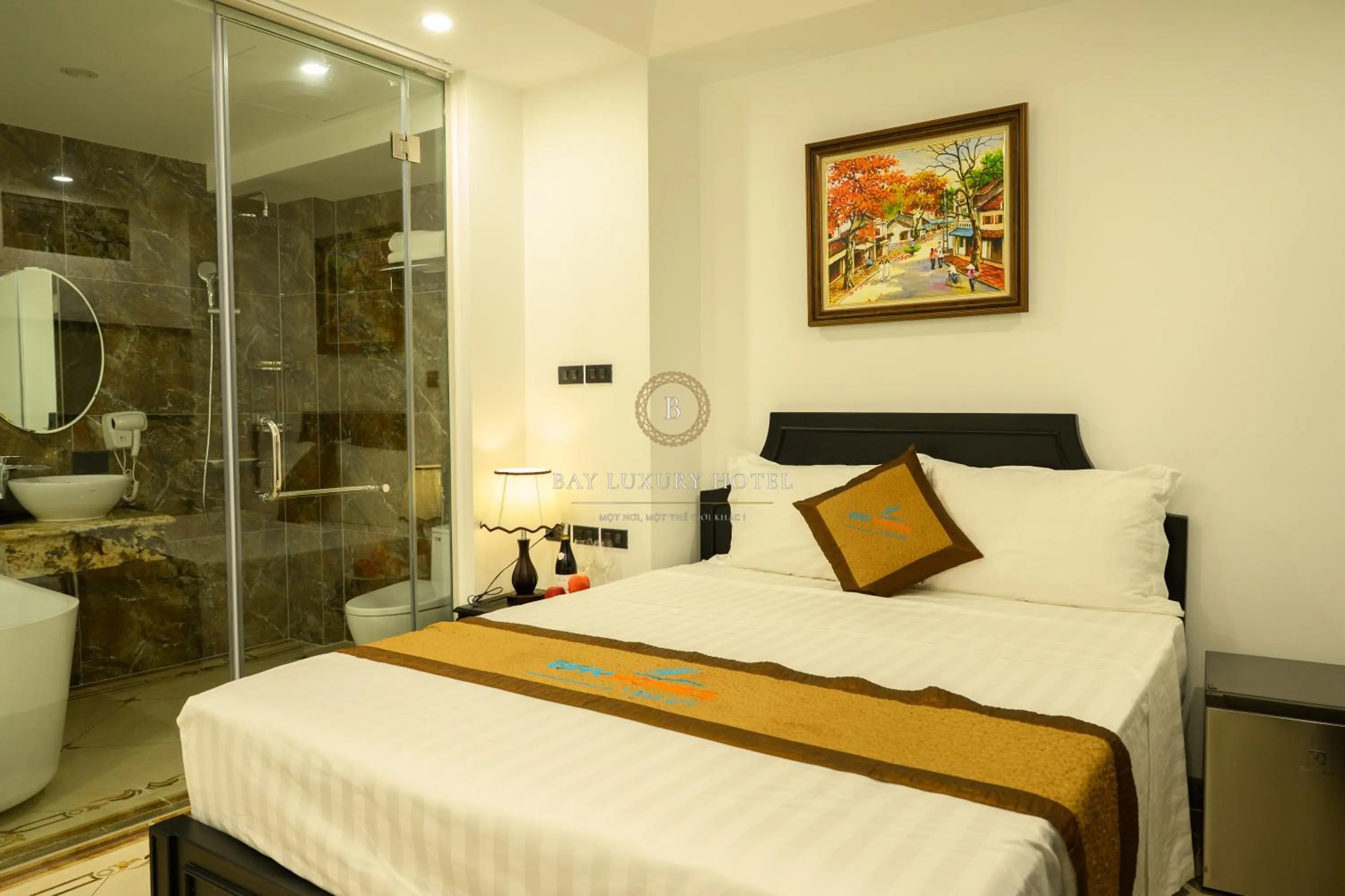 Photo of the whole room, Bed in Bay Luxury Hotel & Spa - No 1 Ngo Huyen