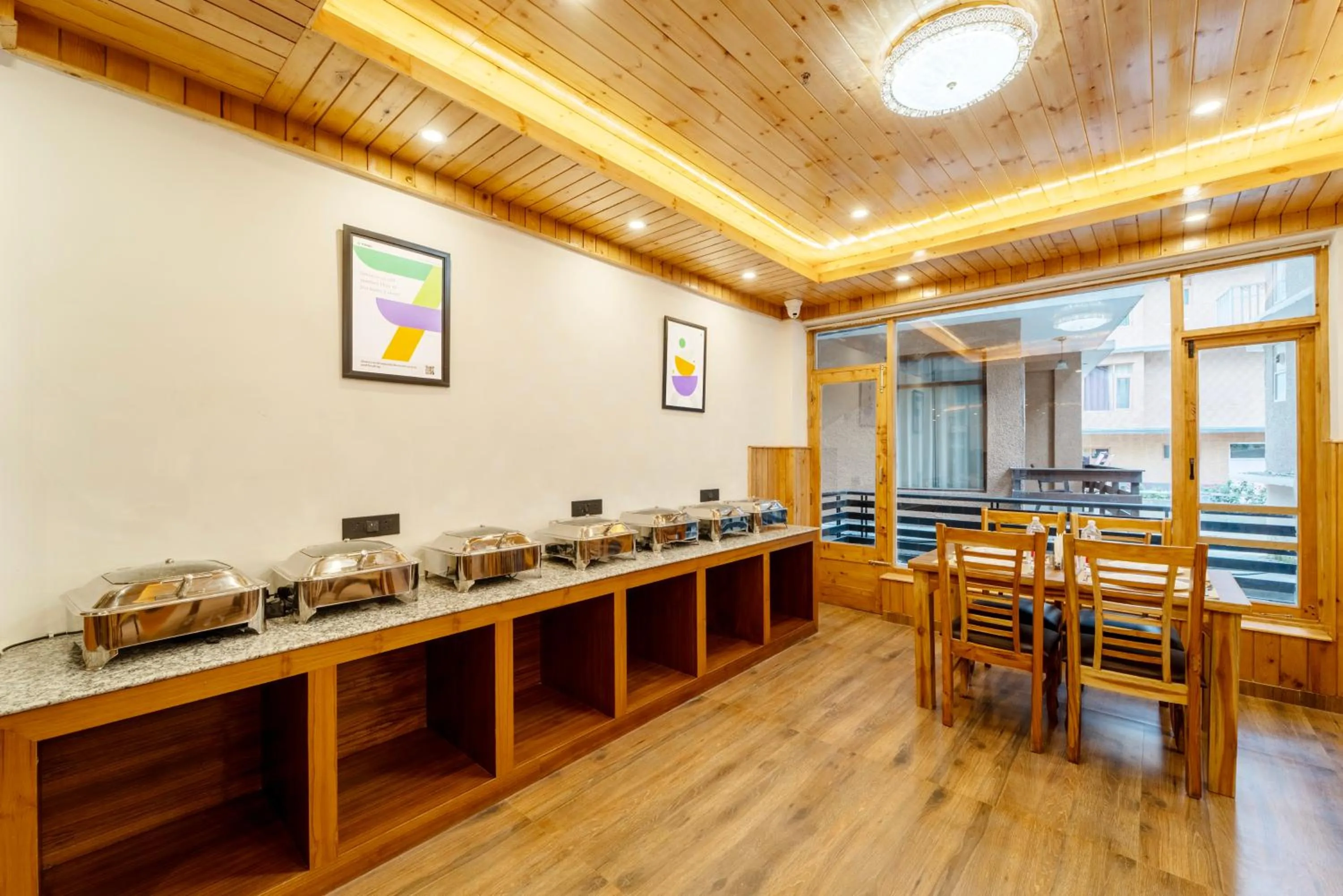 Restaurant/places to eat in Treebo Premium The Takey'S, Mall Road