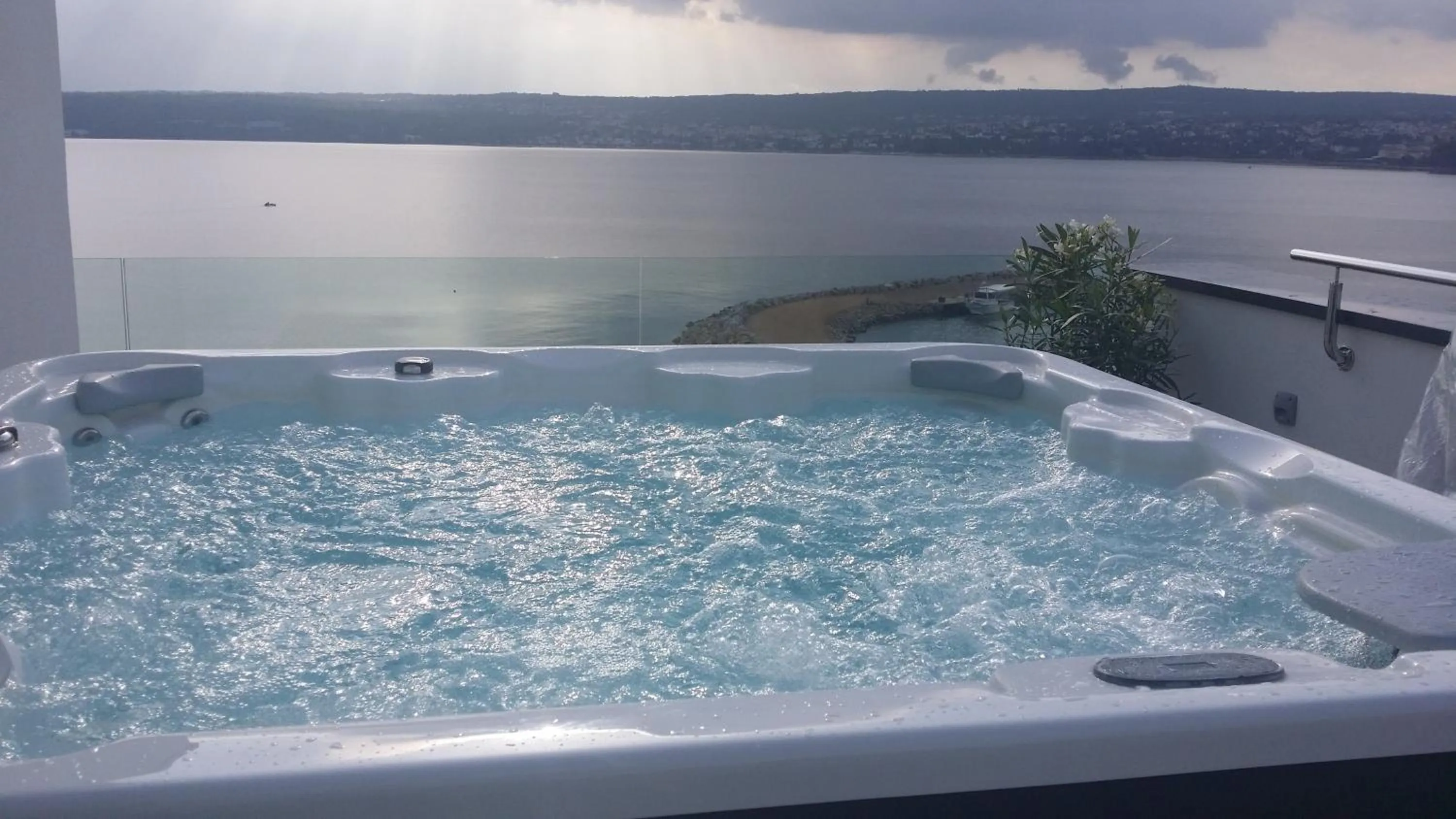 Hot Tub in Hotel Villa Margaret