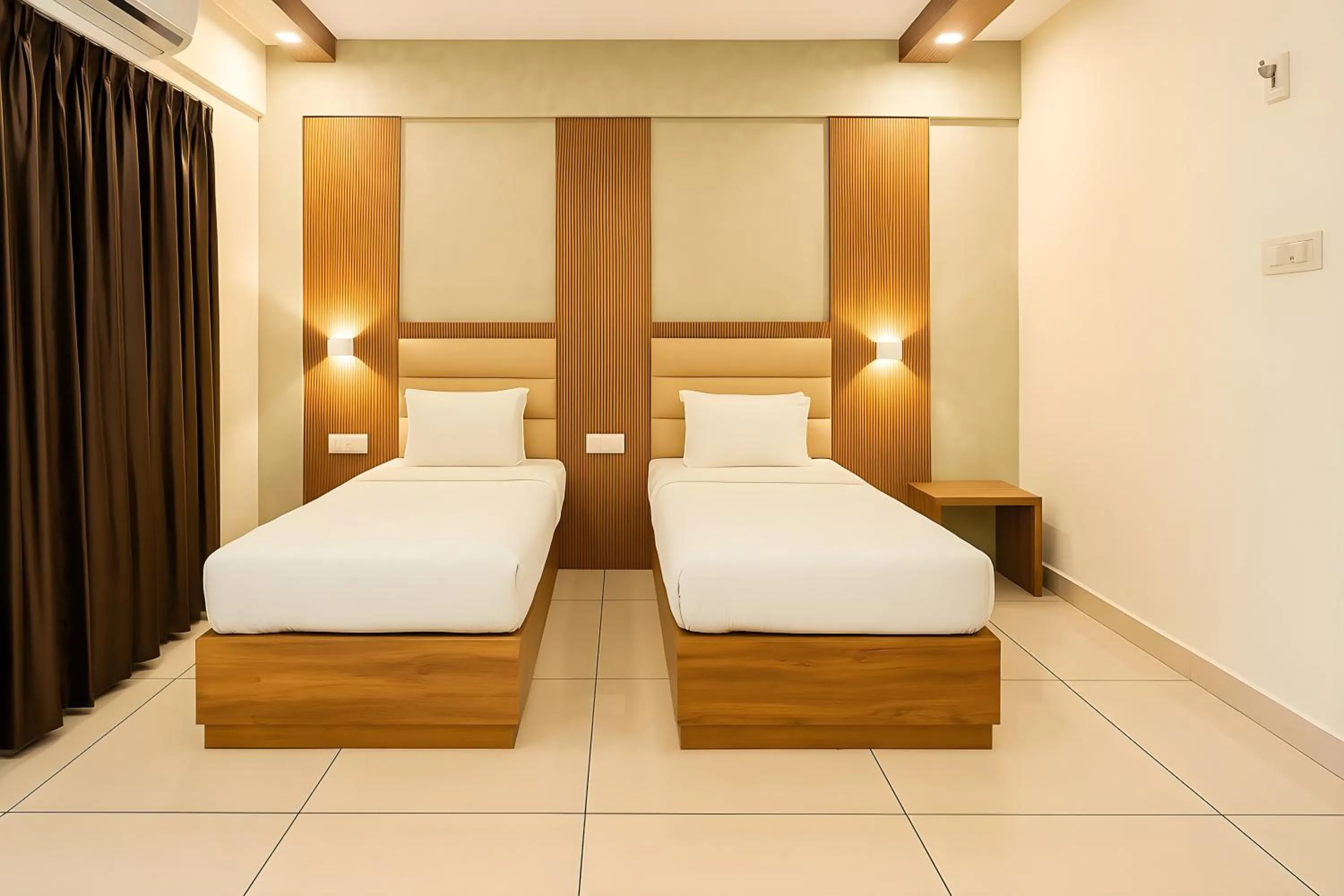 Bed in Hotel Rotano Garden Near Marathahalli Bridge