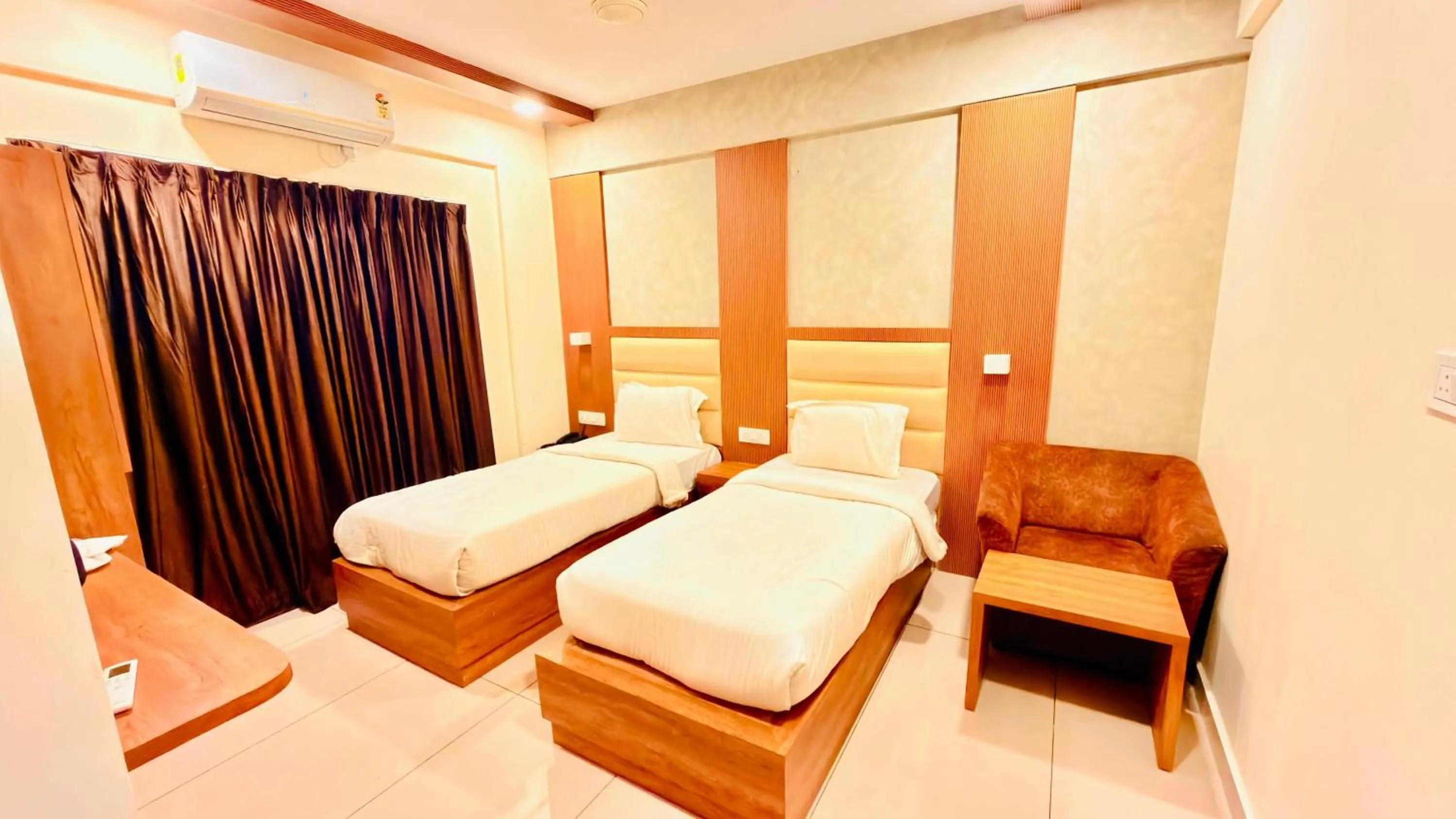 Bed in Hotel Rotano Garden Near Marathahalli Bridge