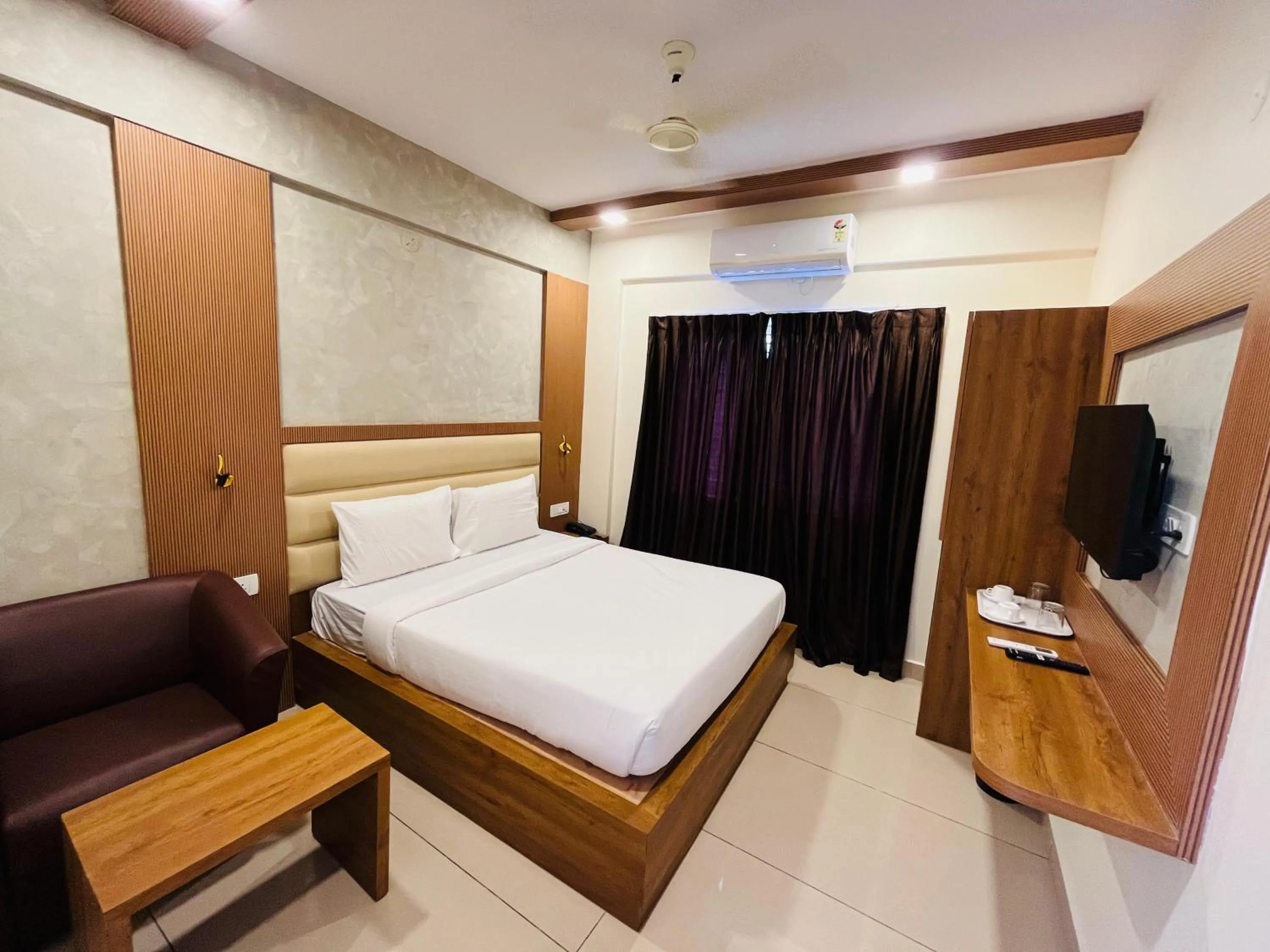 Bed in Hotel Rotano Garden Near Marathahalli Bridge