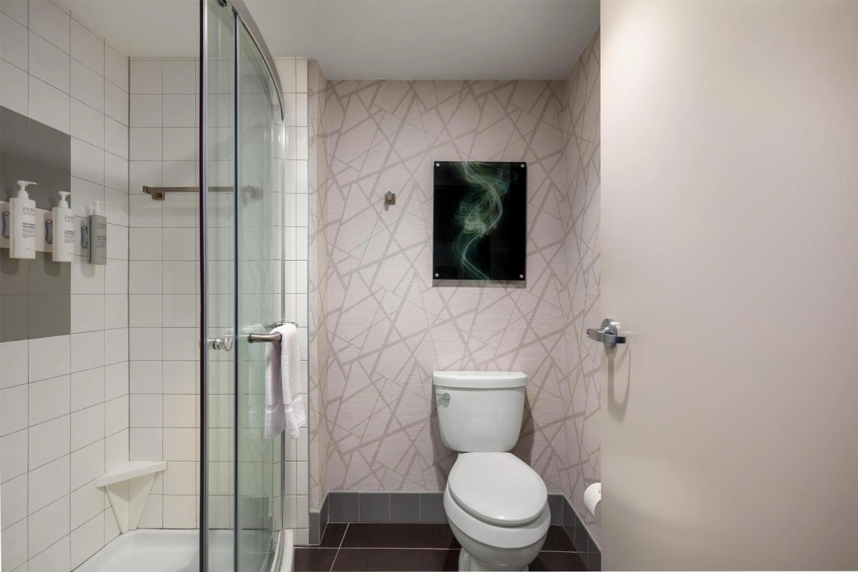 Bathroom in Homewood Suites TechRidge Parmer @ I-35