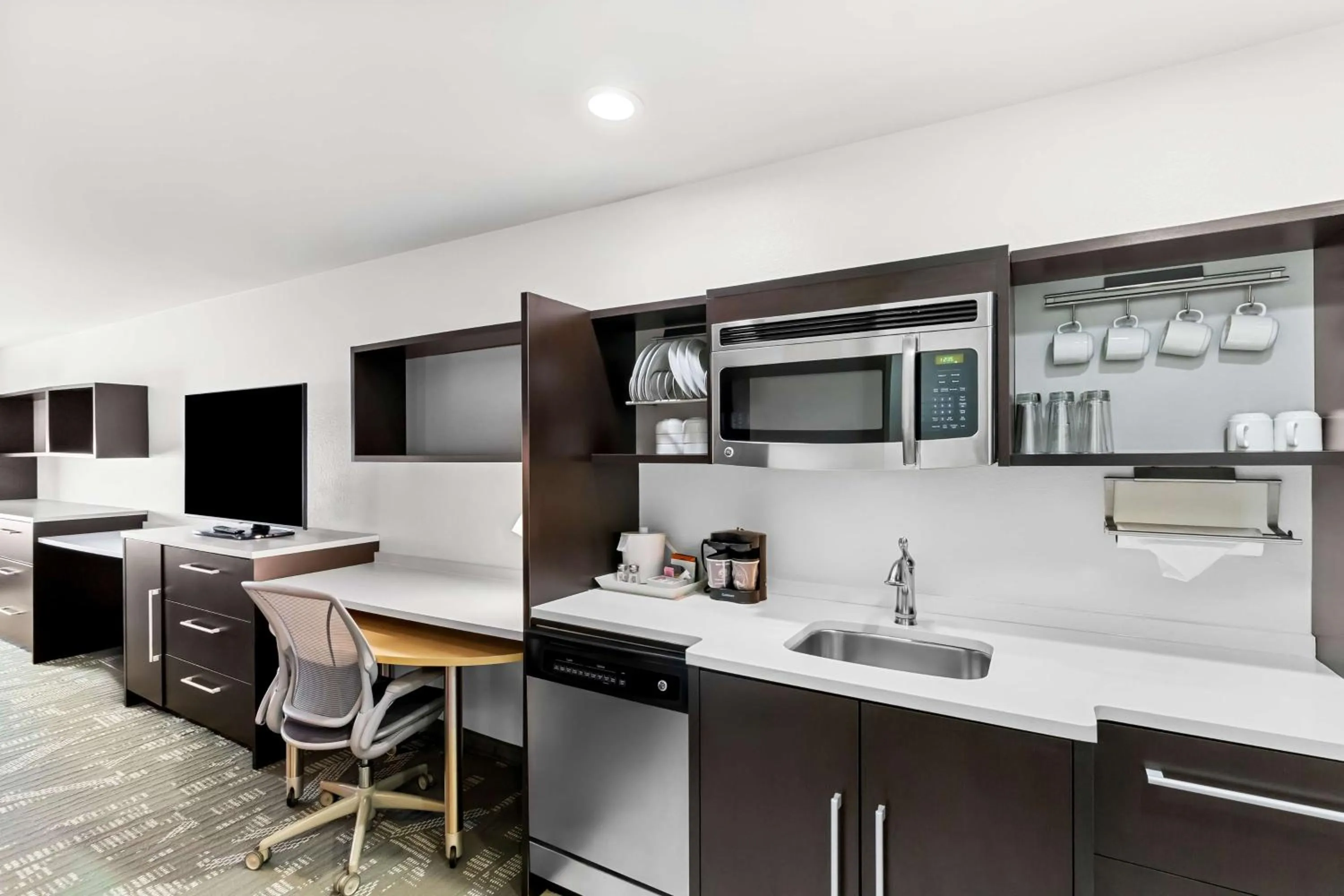 Queen Studio - Mobility Access/Non-Smoking in Home2 Suites by Hilton Irving/DFW Airport North