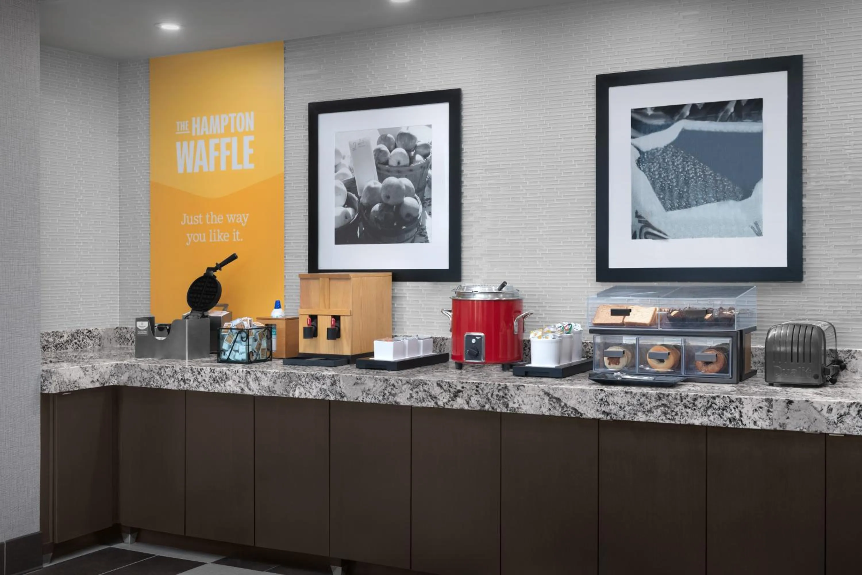 Breakfast in Hampton Inn Washington DC NoMa Union Station