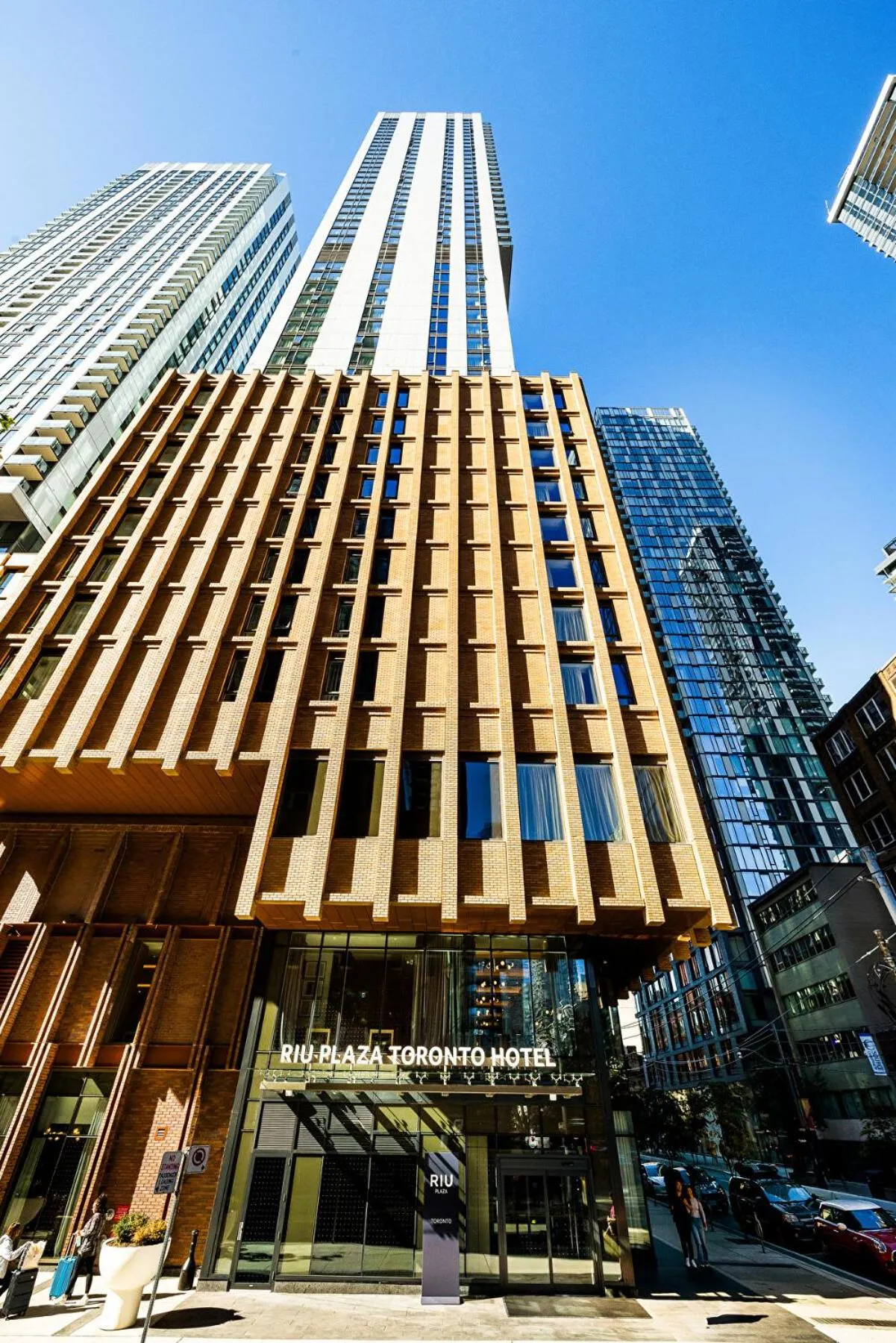 Property building in Riu Plaza Toronto