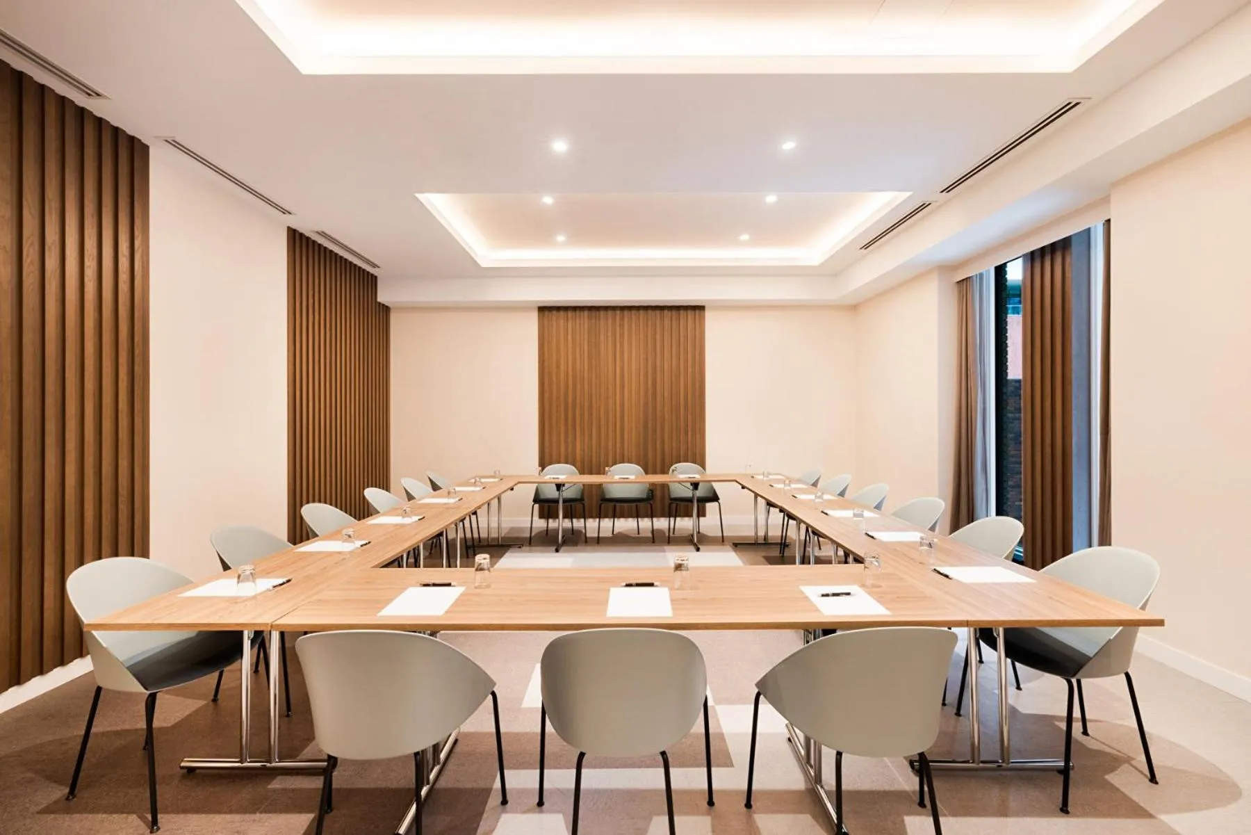 Meeting/conference room in Riu Plaza Toronto