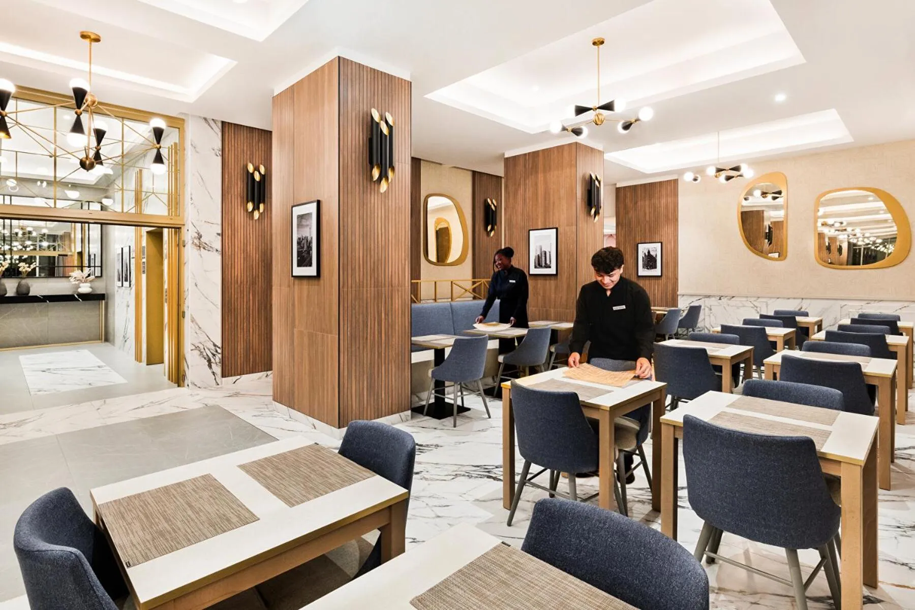 Restaurant/places to eat in Riu Plaza Toronto