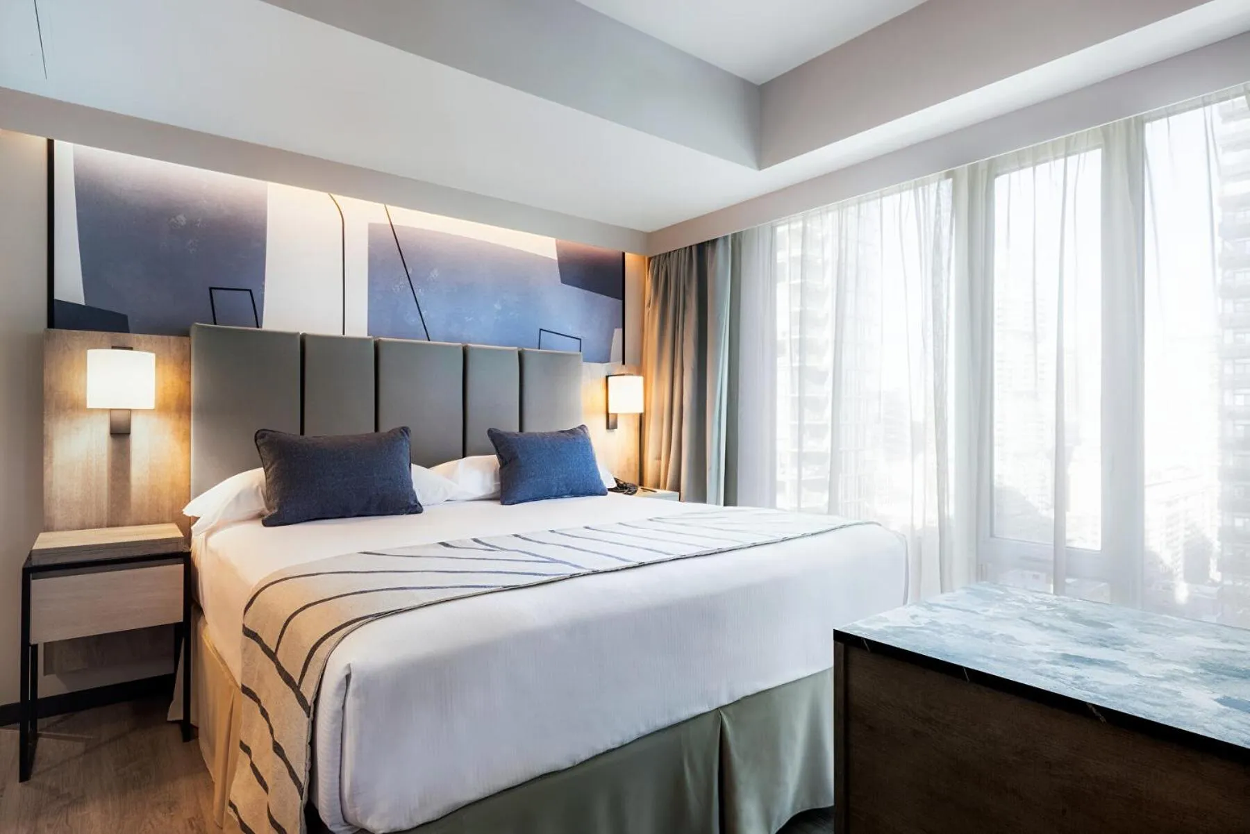 Bedroom, Bed in Riu Plaza Toronto