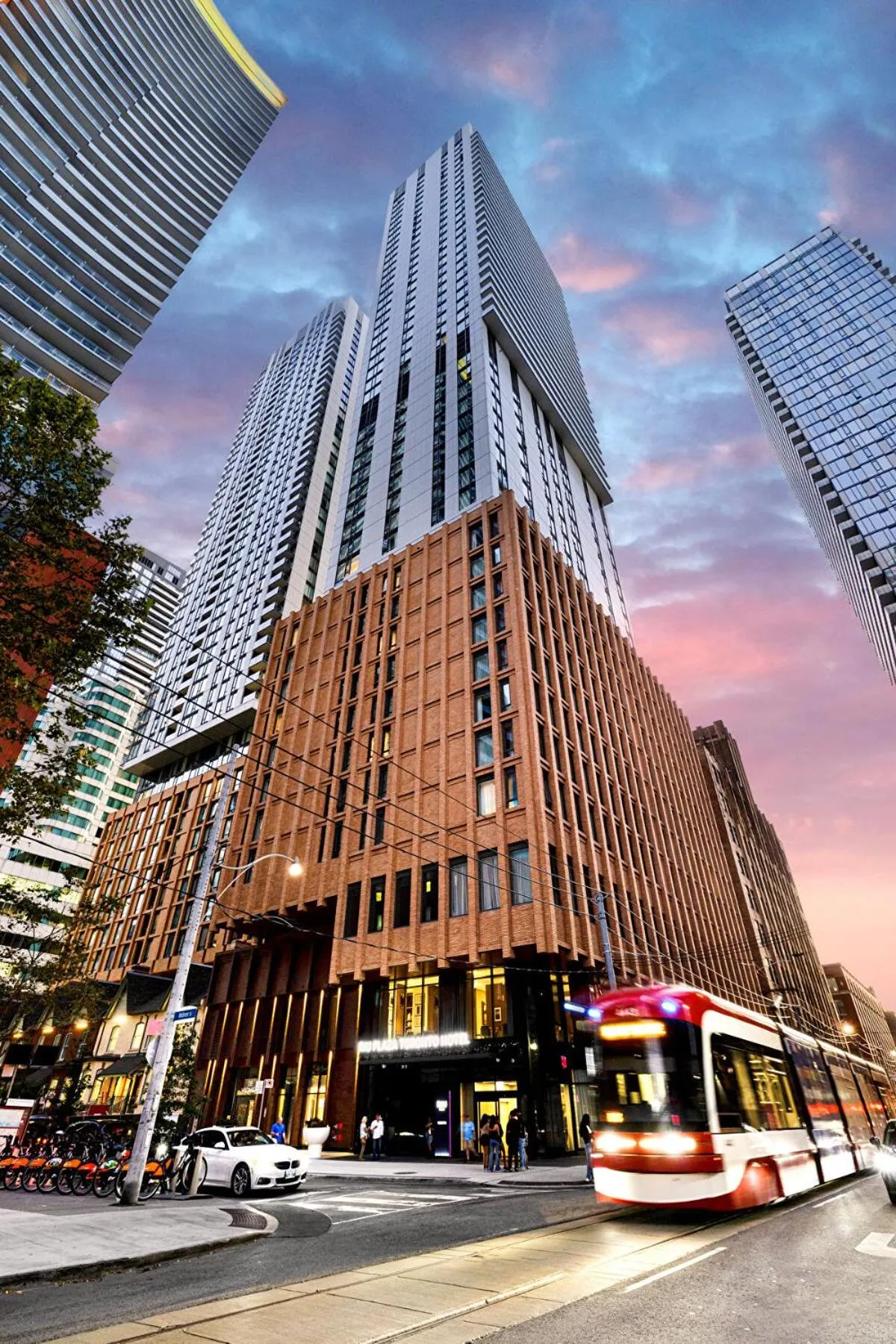 Property building in Riu Plaza Toronto