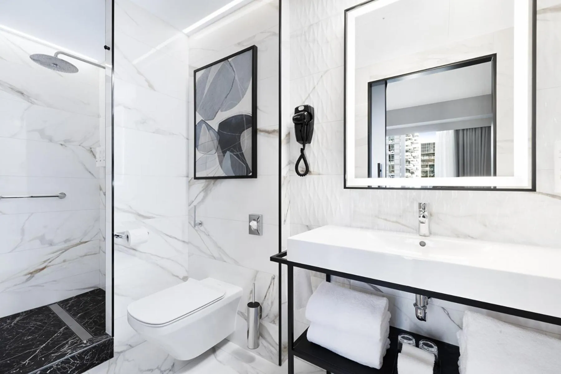 Bathroom in Riu Plaza Toronto