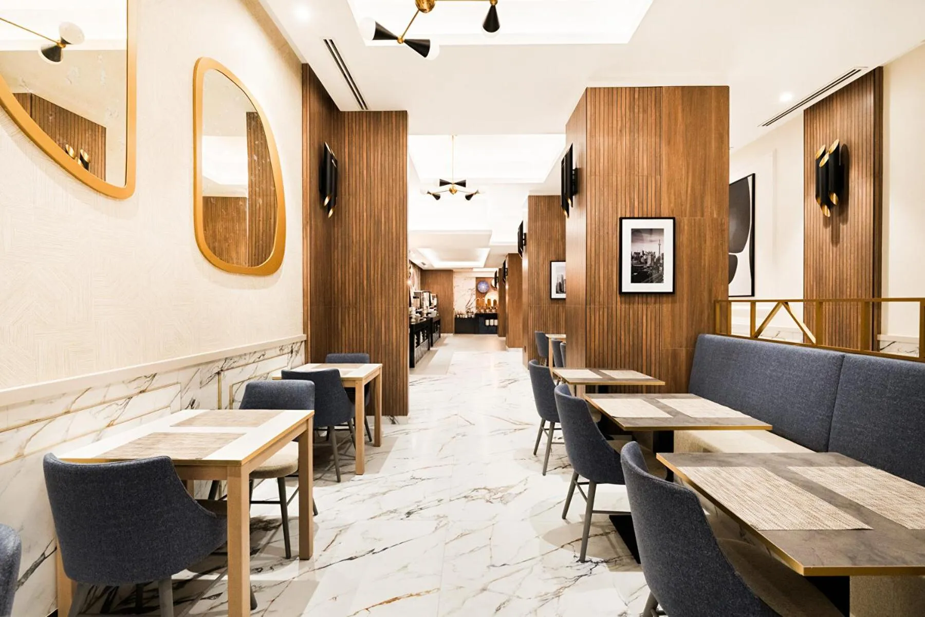 Restaurant/places to eat in Riu Plaza Toronto